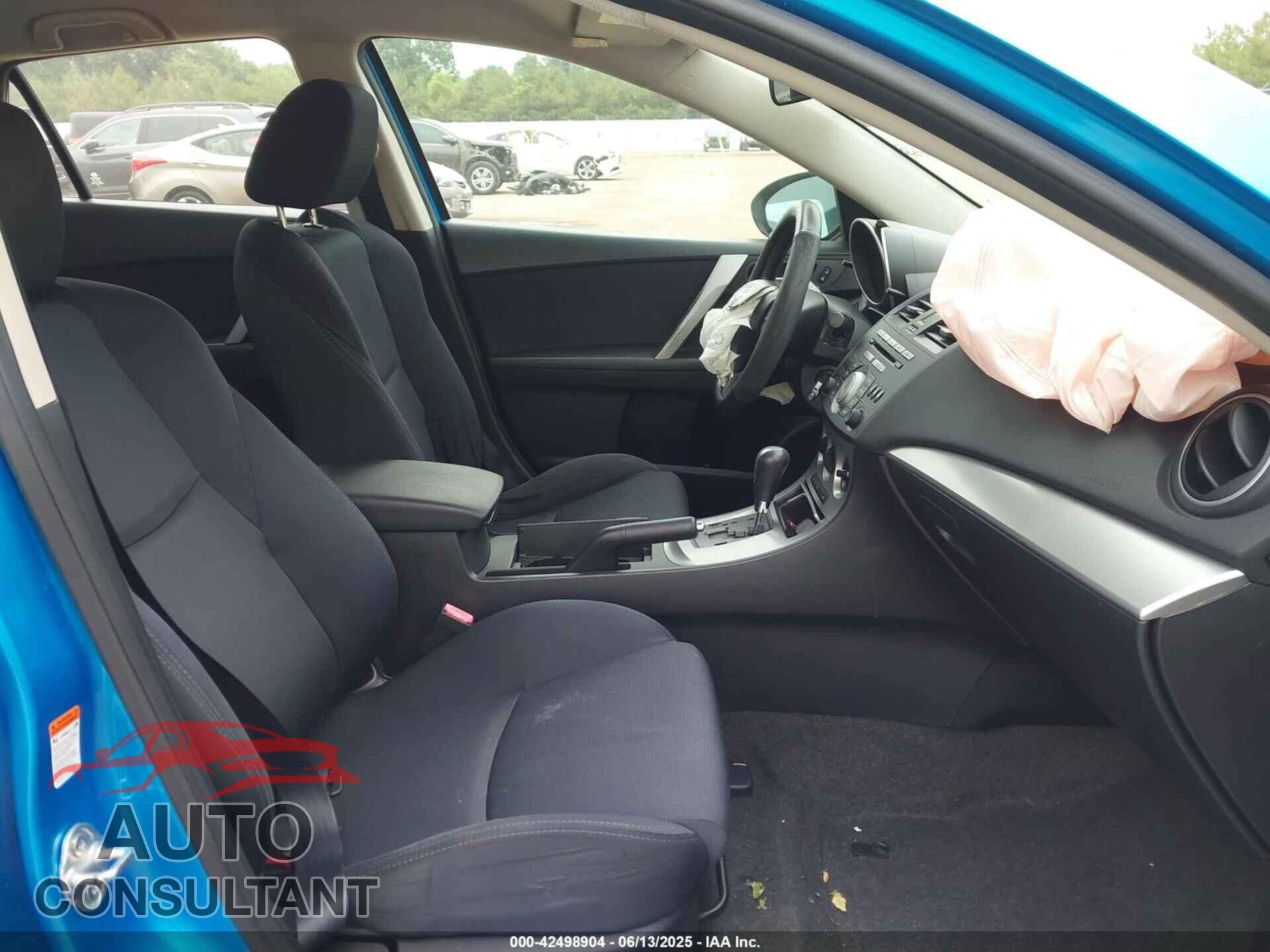 MAZDA MAZDA3 2011 - JM1BL1K65B1423600
