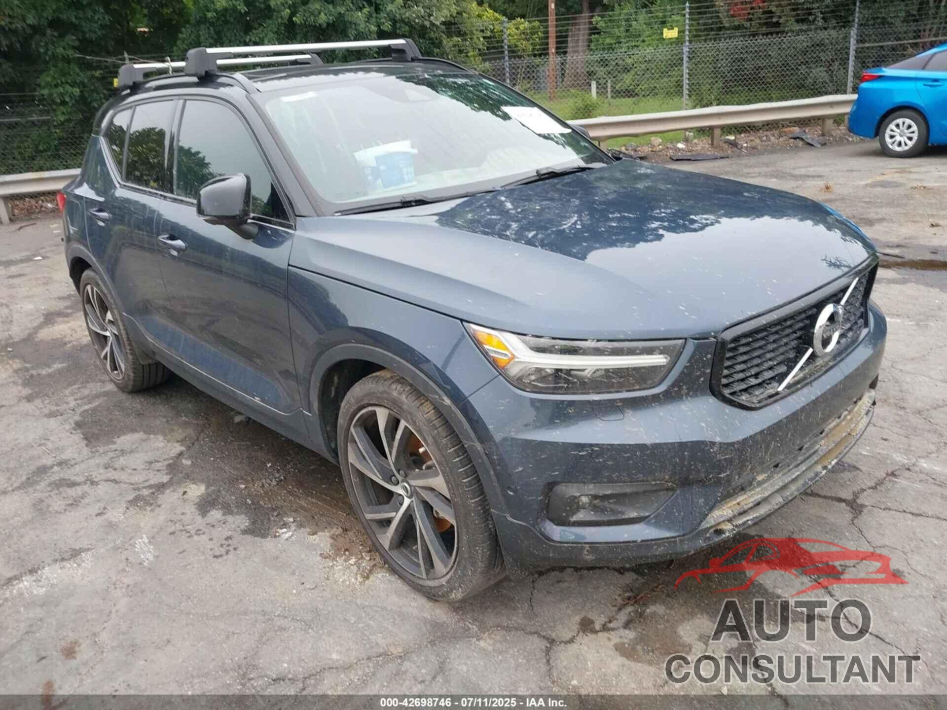 VOLVO XC40 2022 - YV4162UM1N2668460