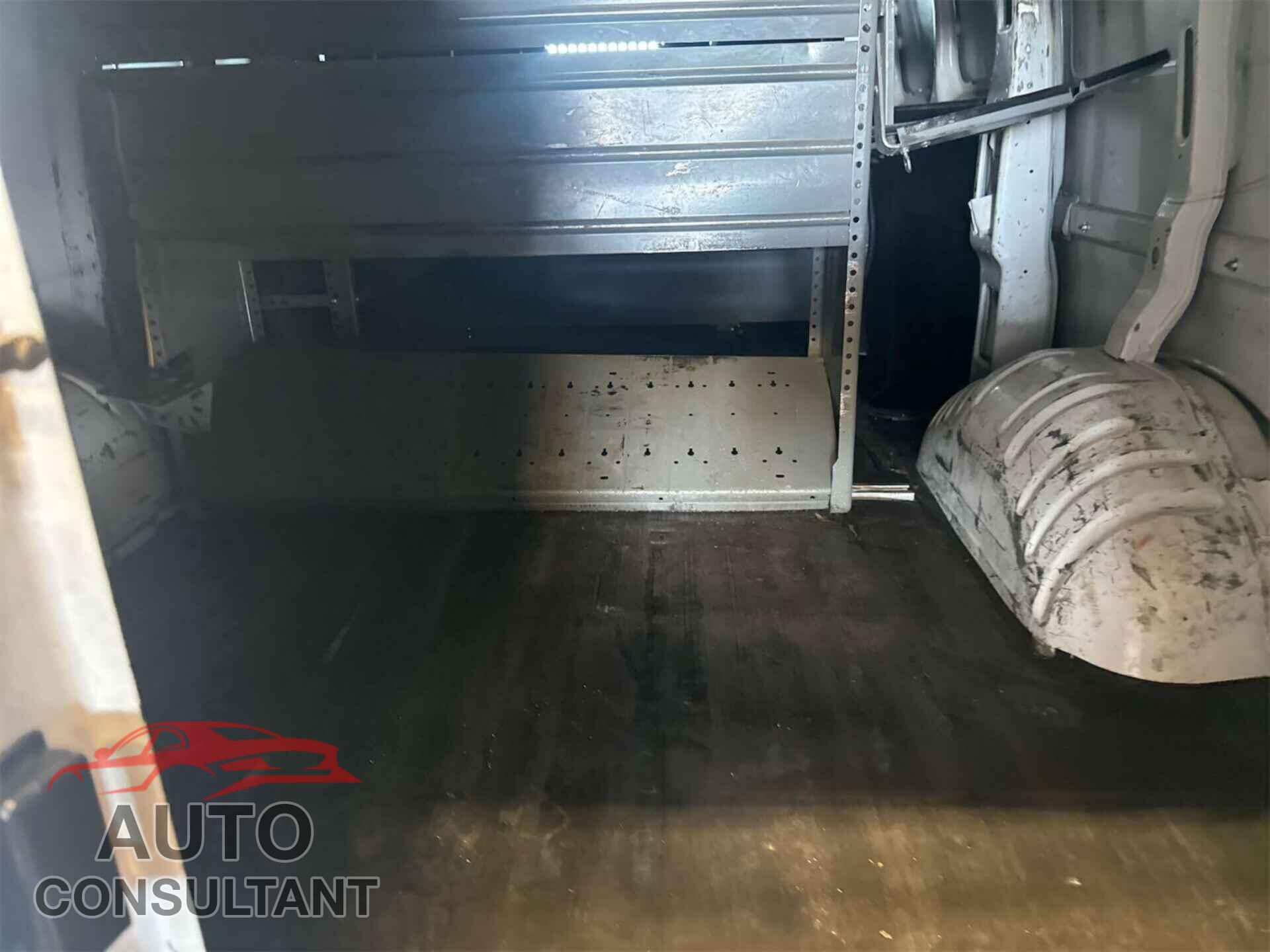 CHEVROLET EXPRESS 2500 2013 - 1GCWGFCA5D1138436