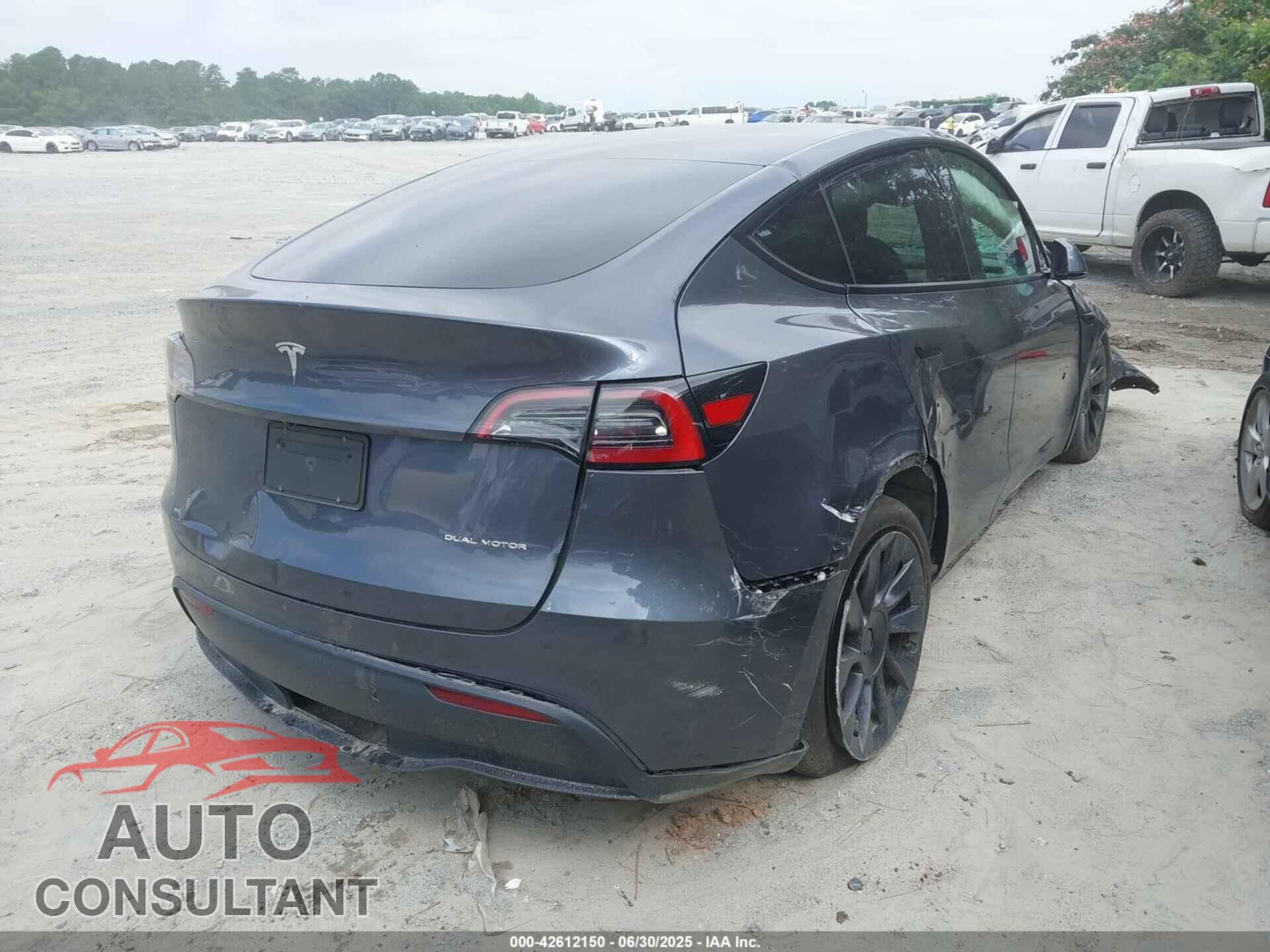 TESLA MODEL Y 2023 - 7SAYGDEE4PF900876