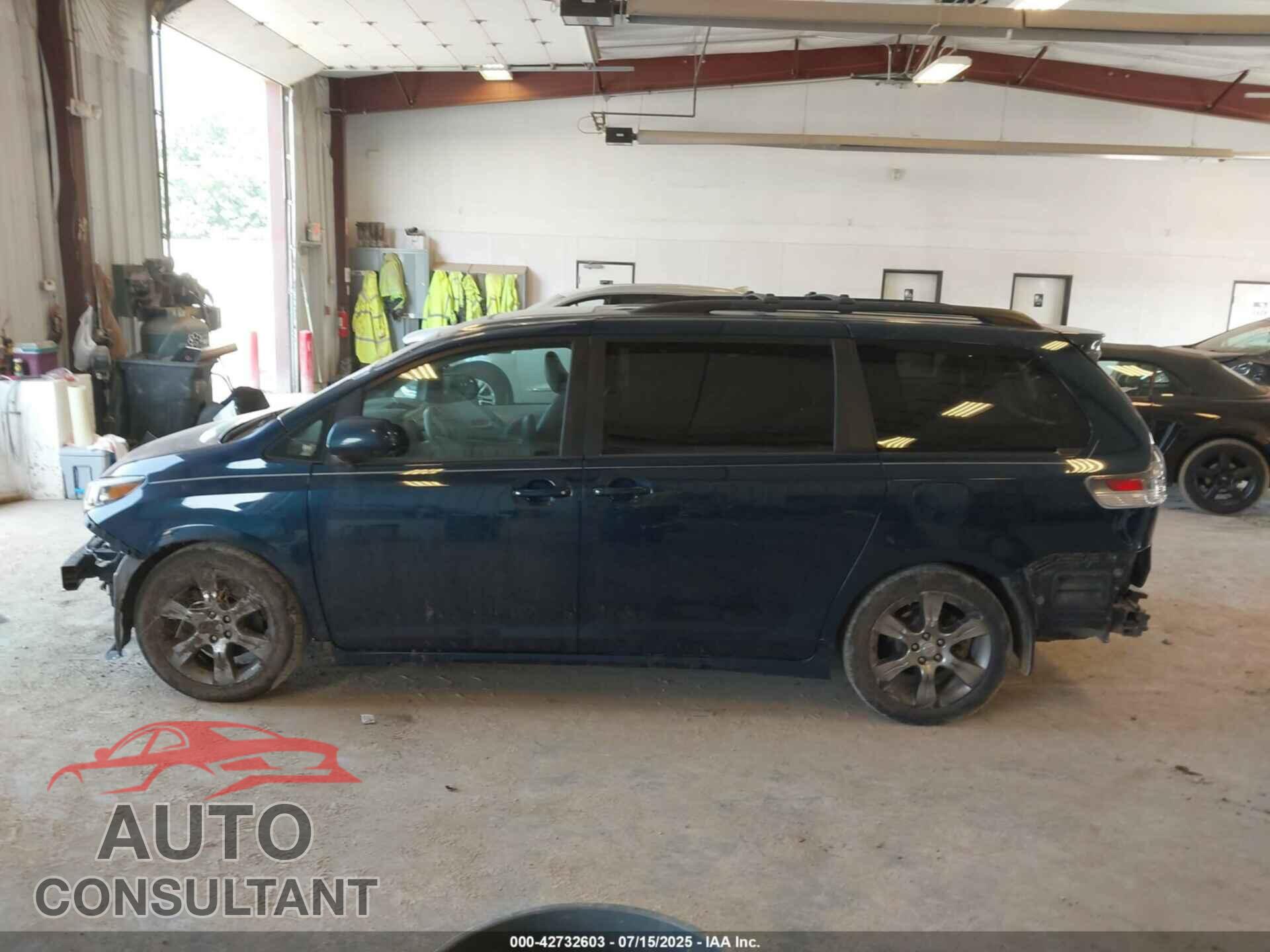 TOYOTA SIENNA 2012 - 5TDXK3DC7CS224141