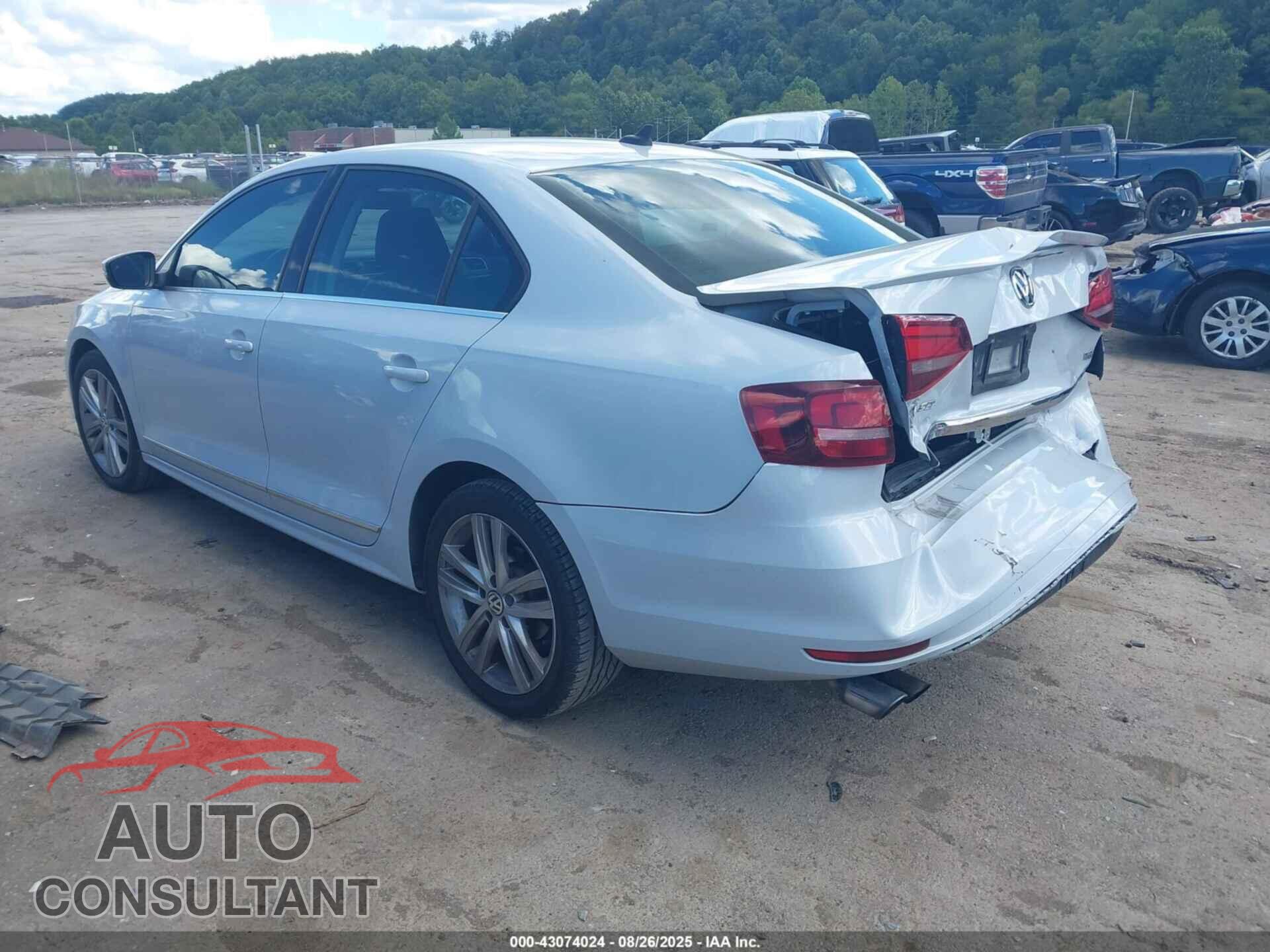 VOLKSWAGEN JETTA 2017 - 3VWL17AJ2HM338922