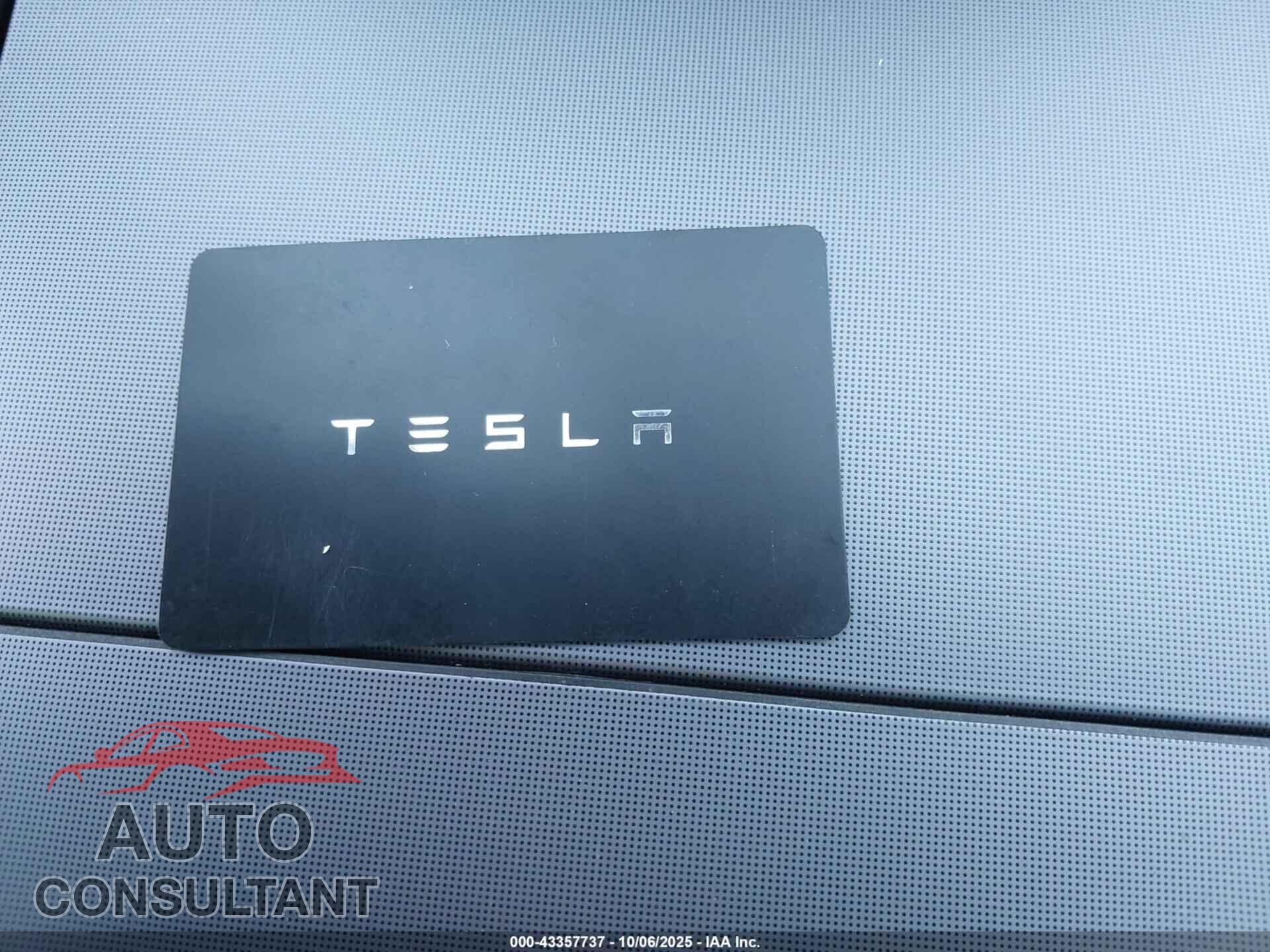 TESLA MODEL Y 2026 - 7SAYGDED2TF422250