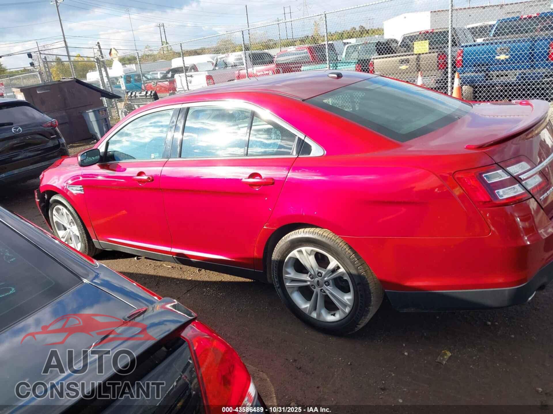FORD TAURUS 2015 - 1FAHP2E80FG143707