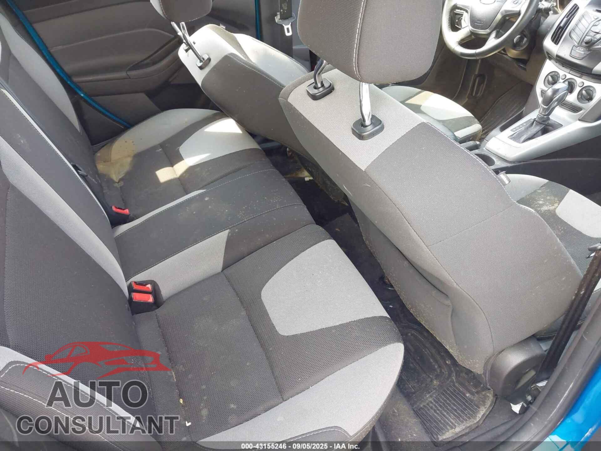 FORD FOCUS 2012 - 1FAHP3K26CL283043