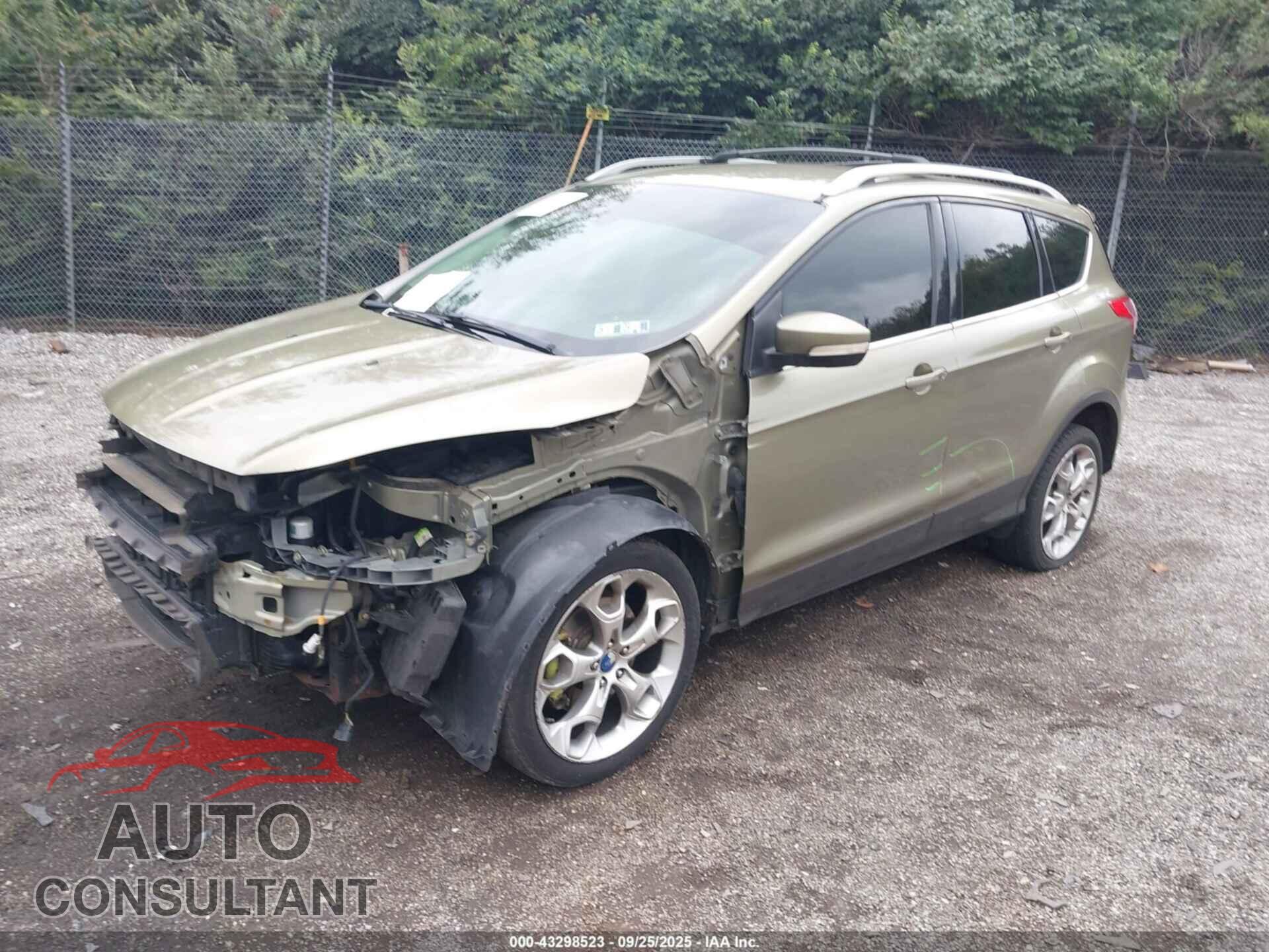 FORD ESCAPE 2013 - 1FMCU9J97DUB12033