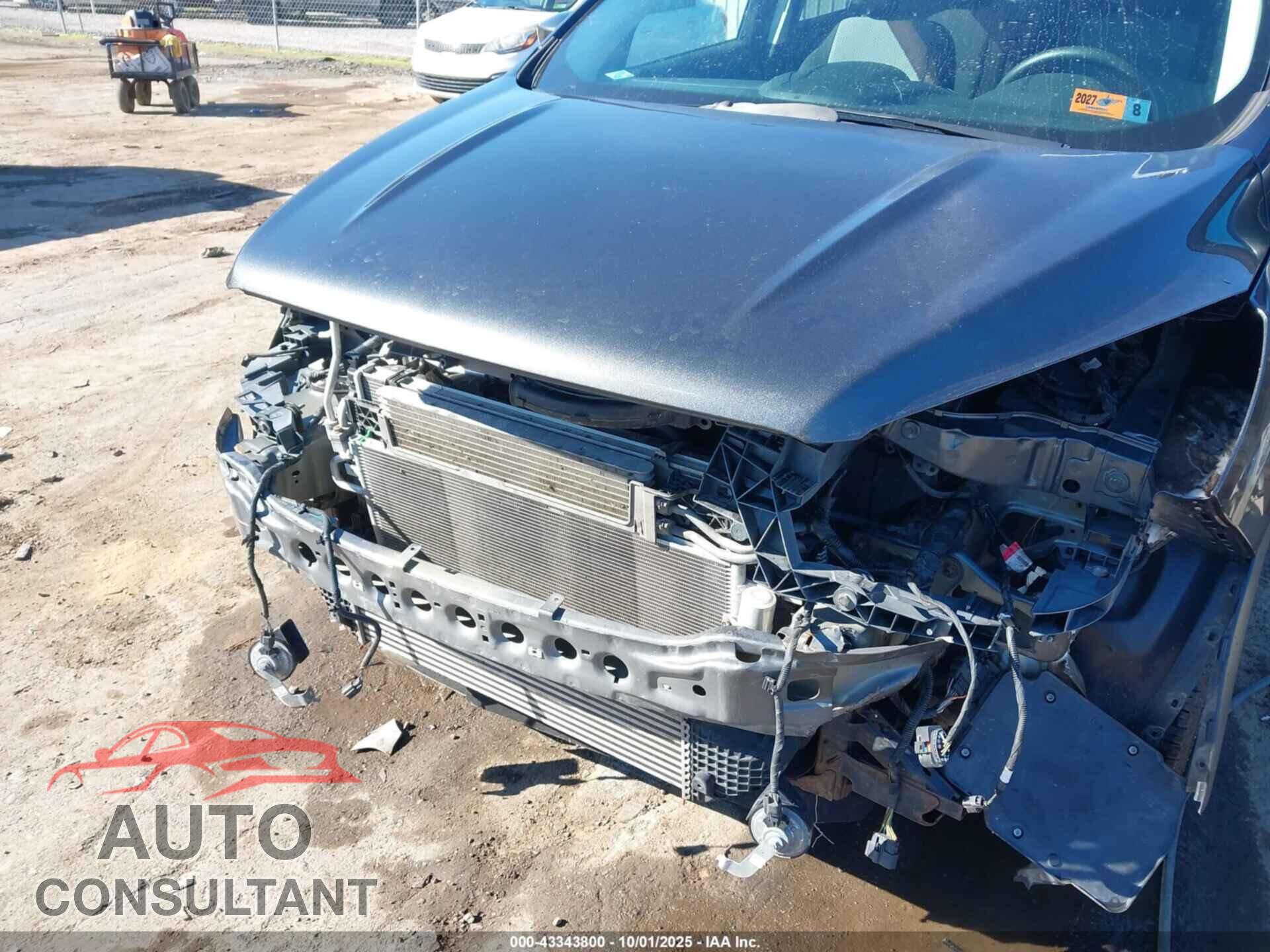 FORD ESCAPE 2017 - 1FMCU9G94HUD97657