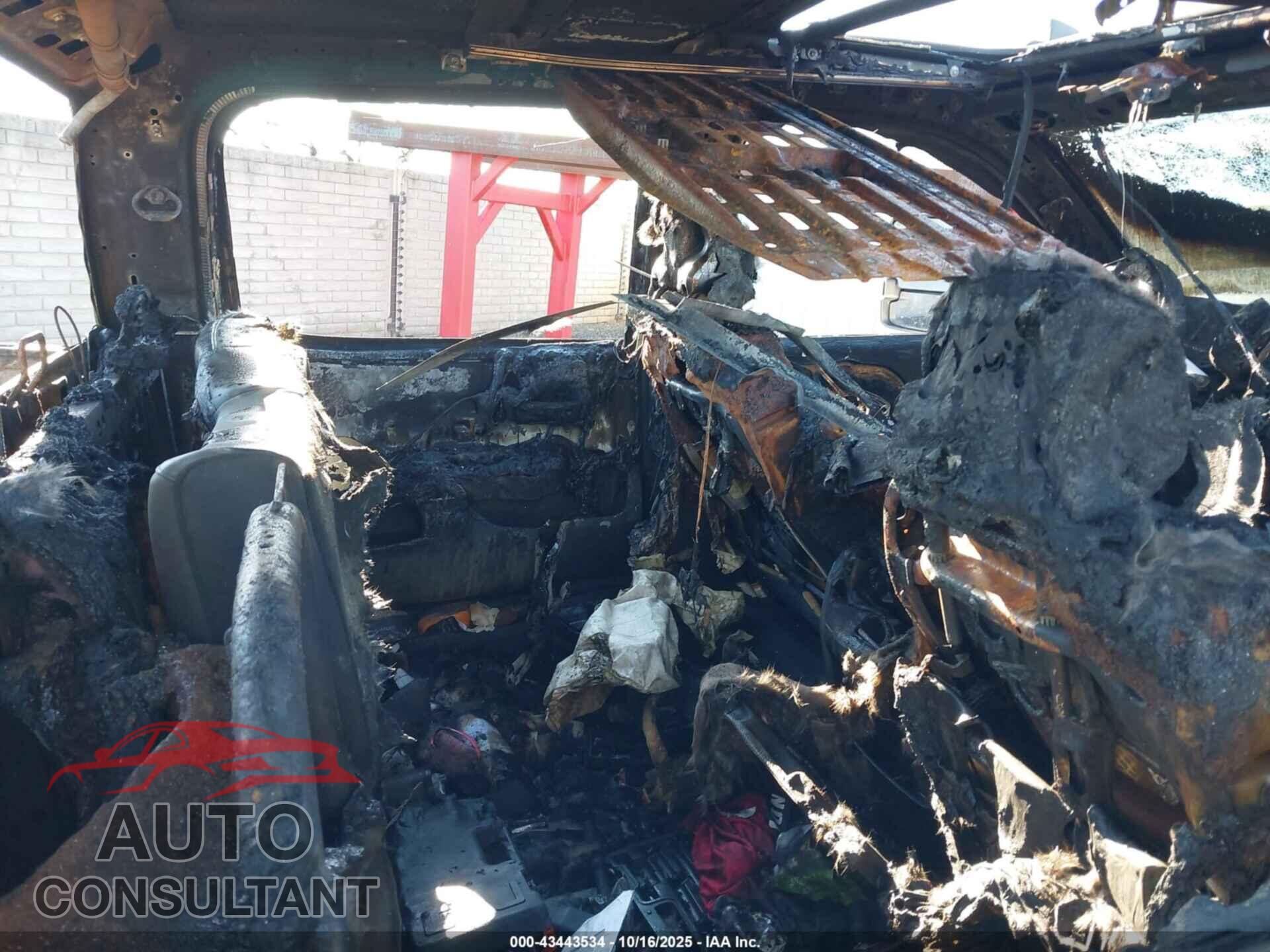 CHEVROLET SILVERADO 1500 2015 - 1GCUKSEC0FF197929