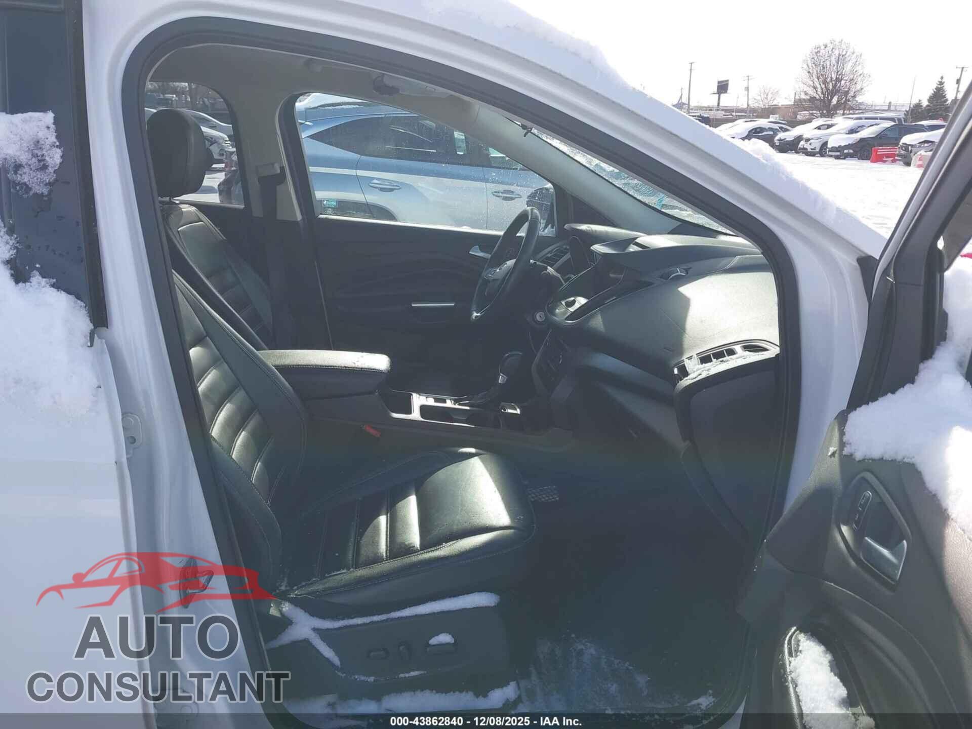 FORD ESCAPE 2017 - 1FMCU9GD2HUB25404