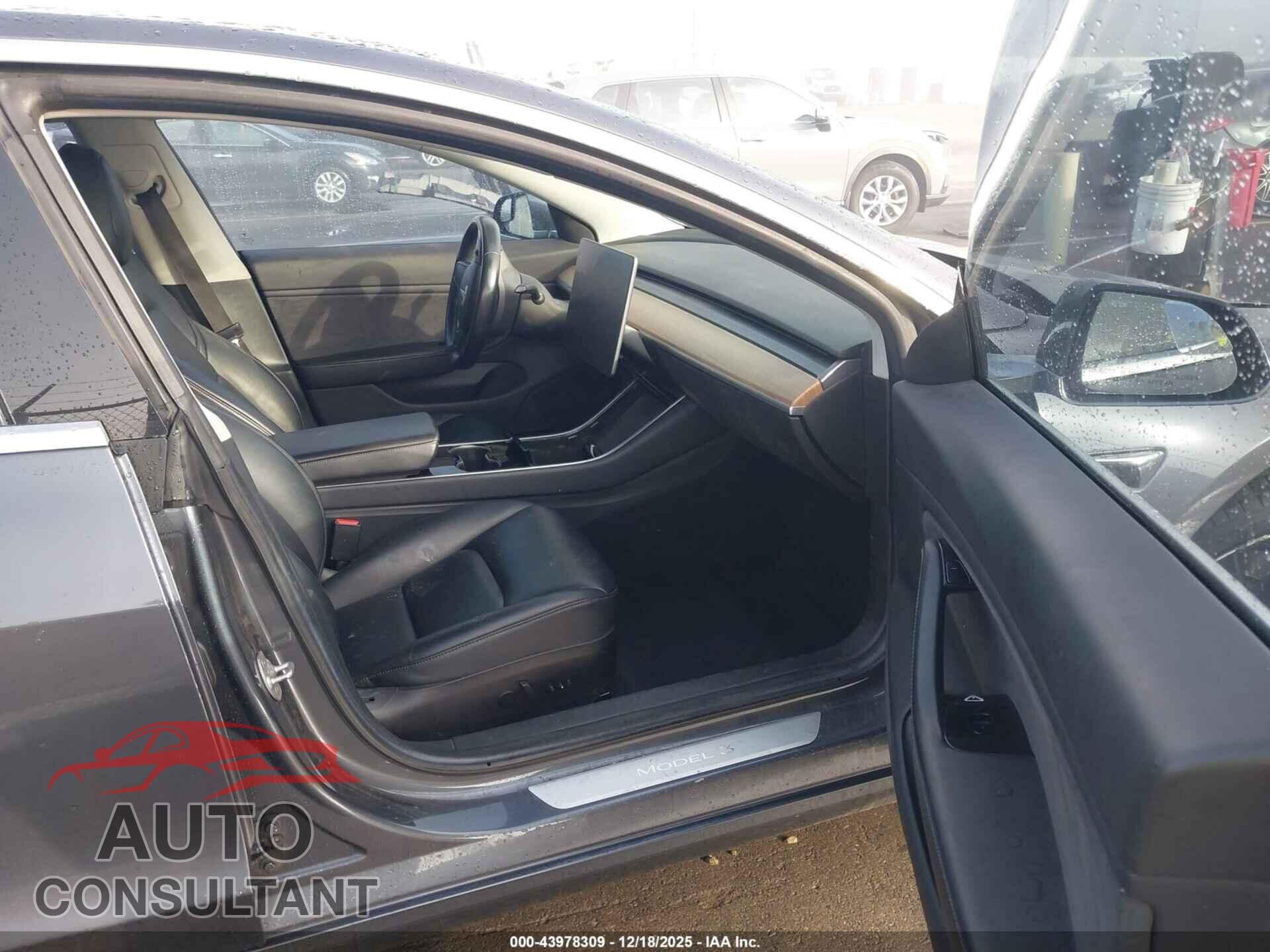 TESLA MODEL 3 2018 - 5YJ3E1EA3JF019909