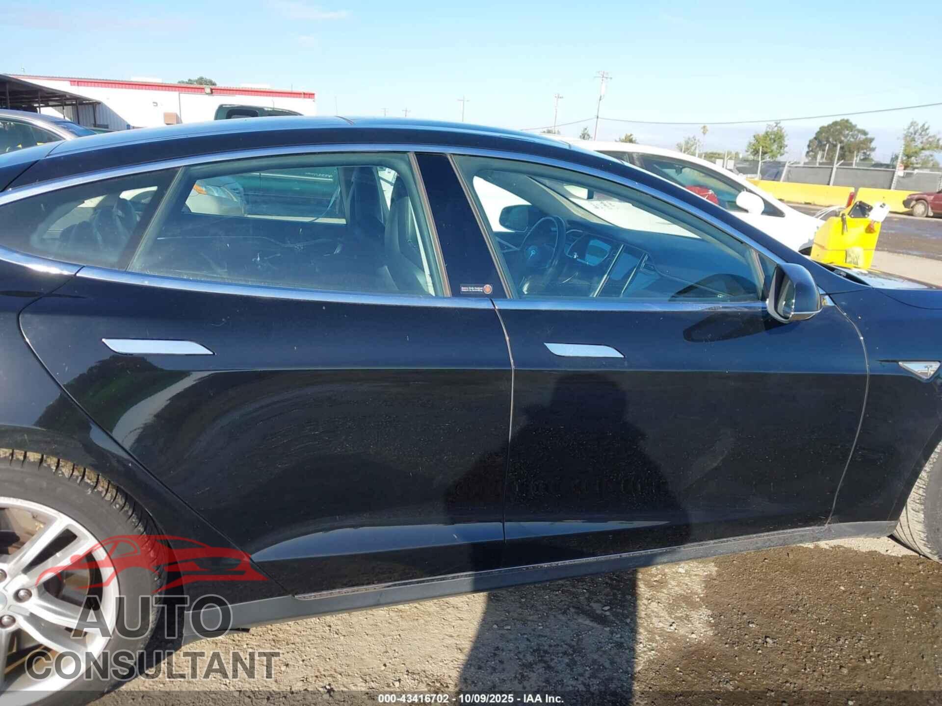 TESLA MODEL S 2013 - 5YJSA1DN0DFP11416
