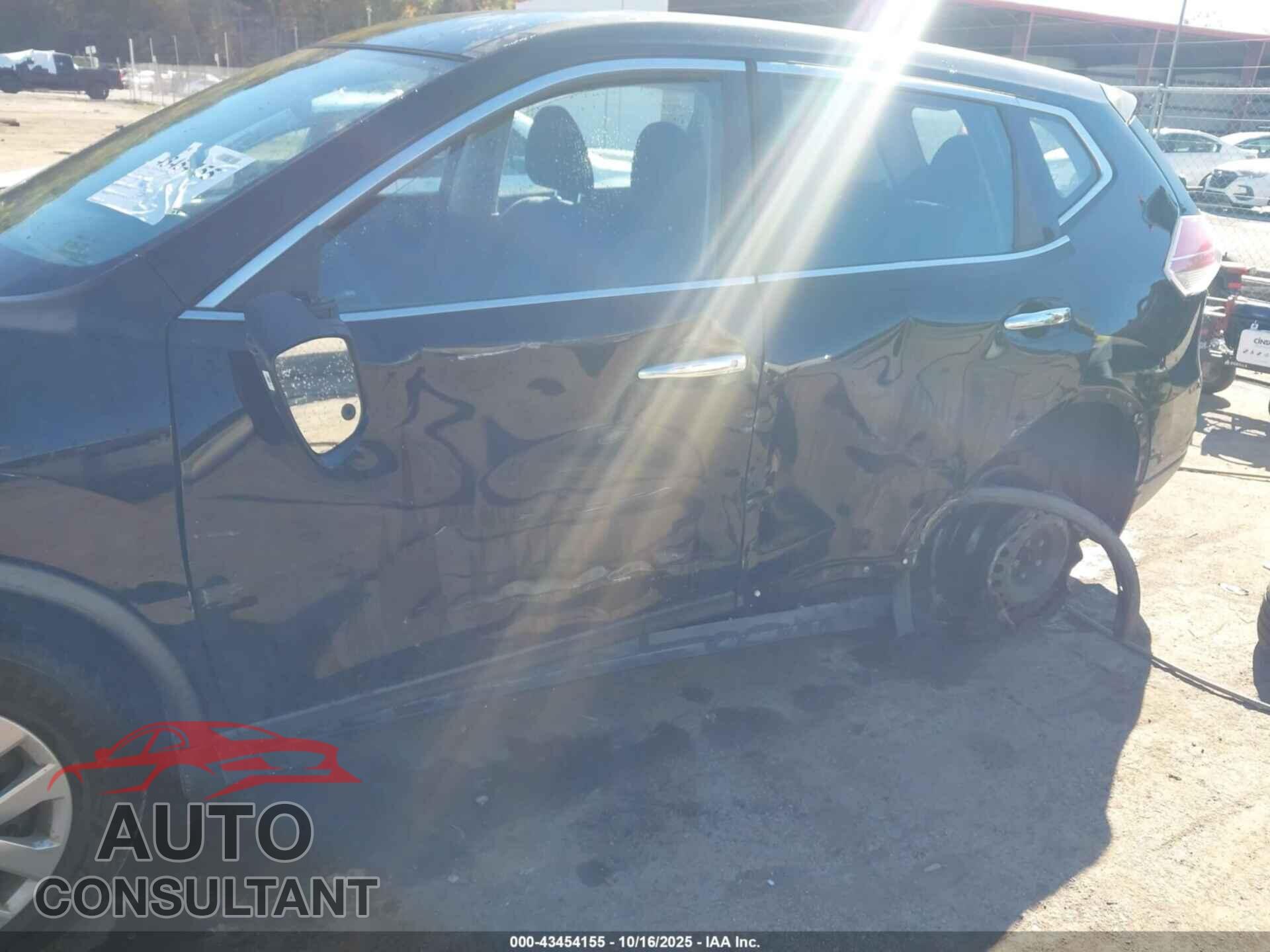 NISSAN ROGUE 2015 - KNMAT2MV2FP560812