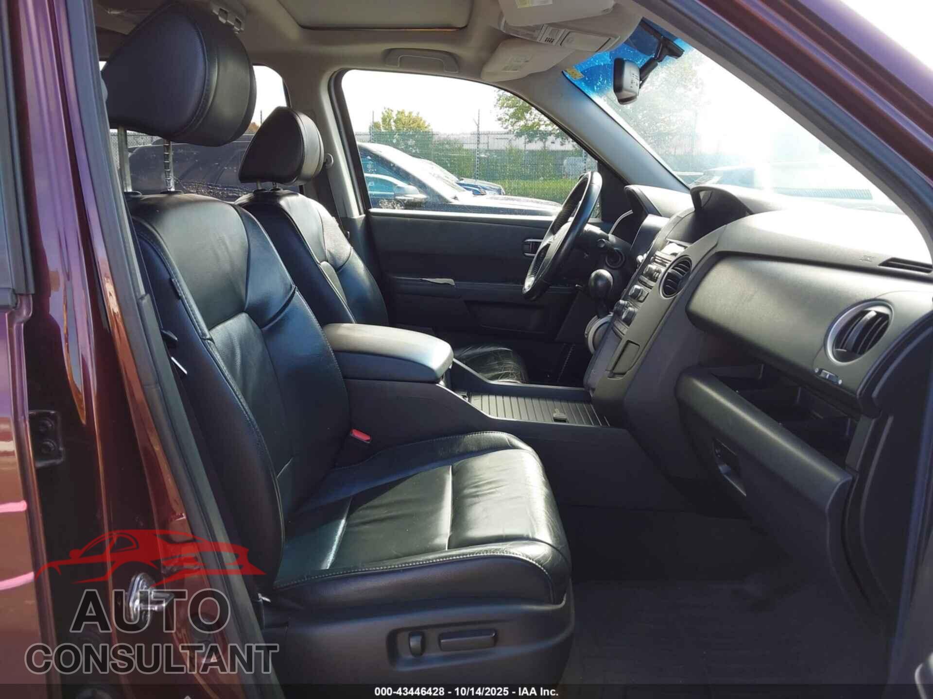 HONDA PILOT 2013 - 5FNYF4H50DB035010