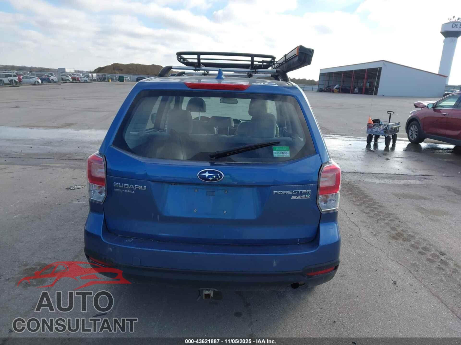 SUBARU FORESTER 2017 - JF2SJAAC5HG492307