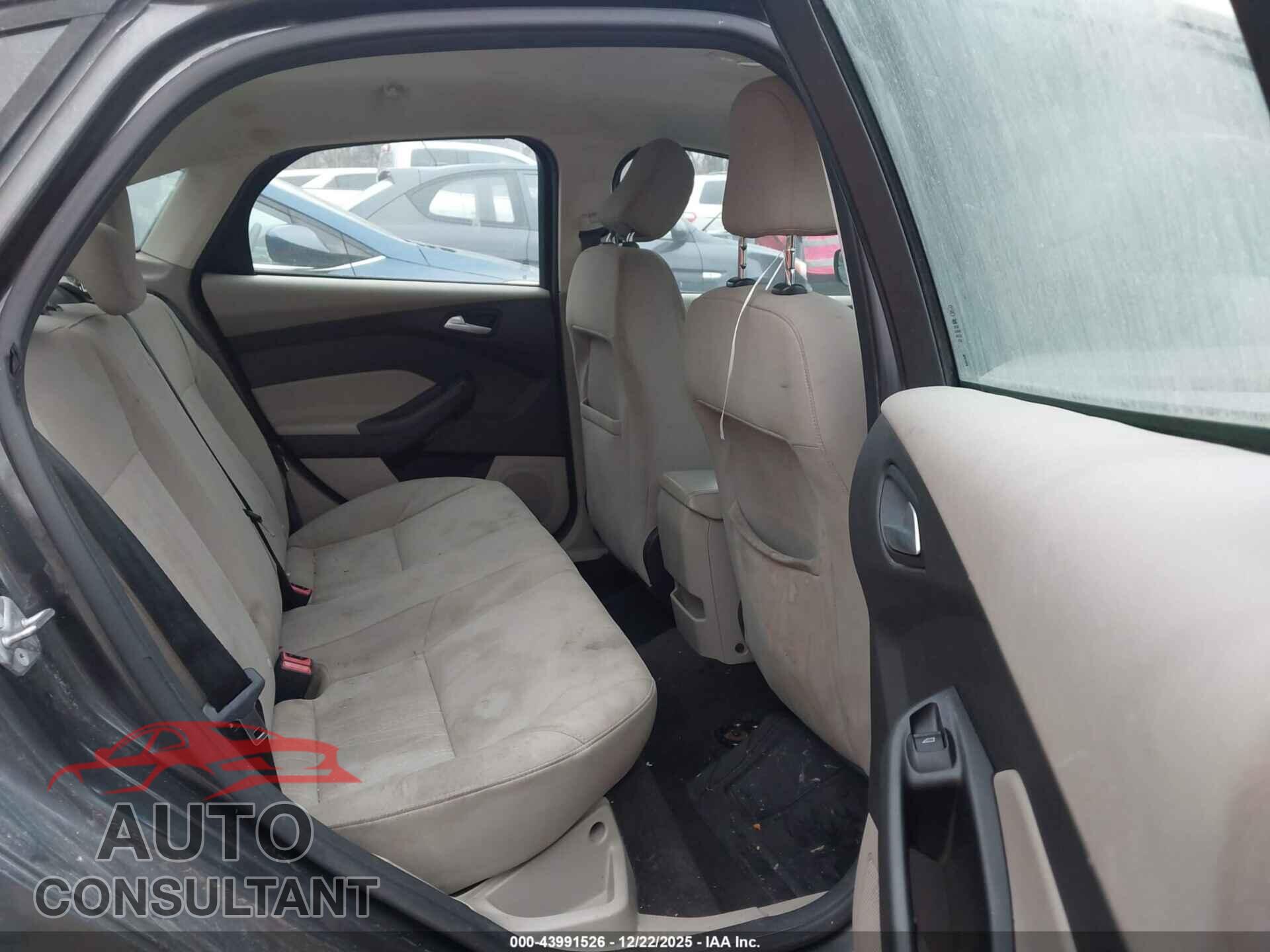 FORD FOCUS 2015 - 1FADP3F21FL336518