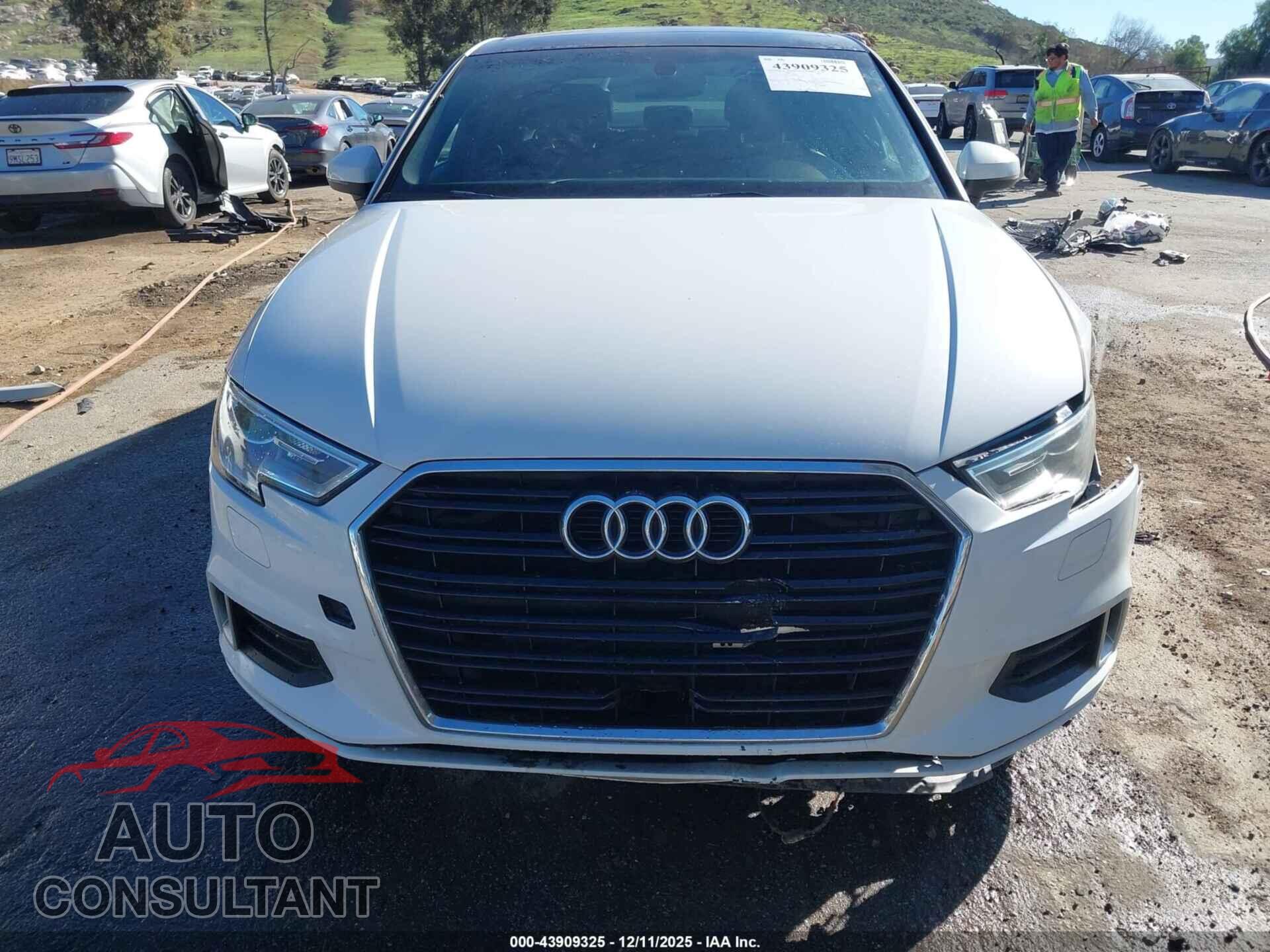 AUDI A3 2018 - WAUAUGFF2J1028260