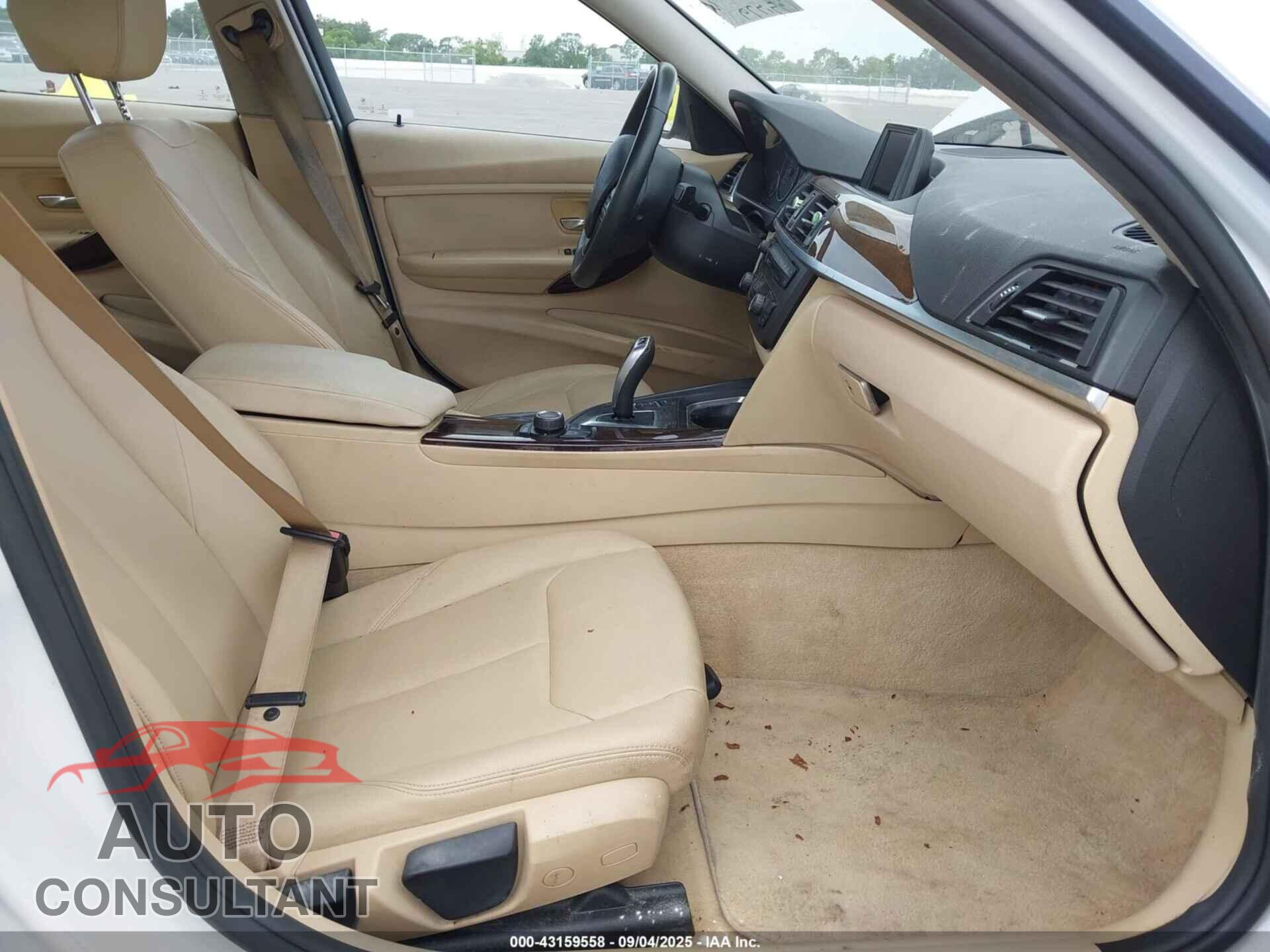 BMW 320I 2015 - WBA3B1G55FNT02617