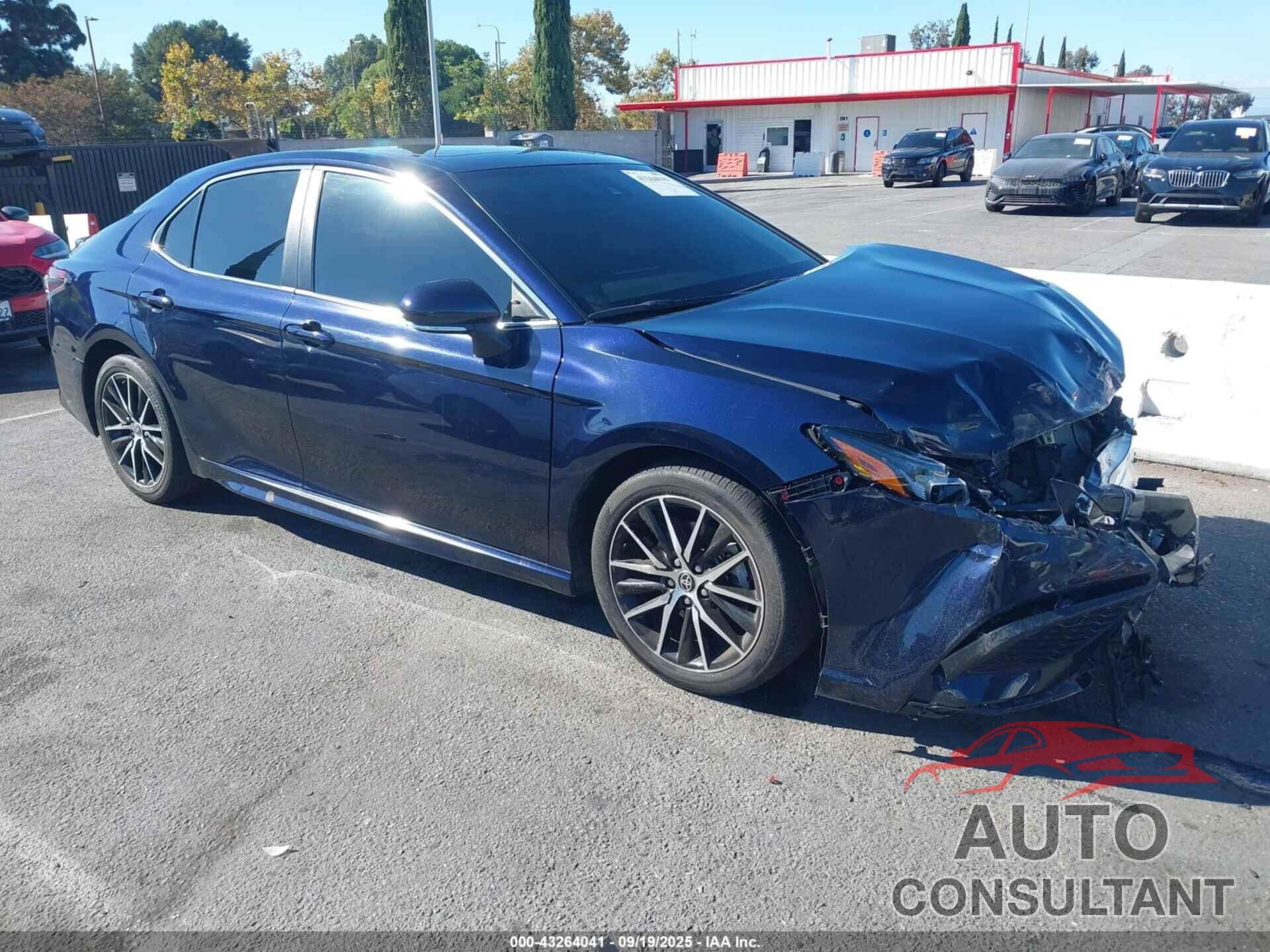 TOYOTA CAMRY 2022 - 4T1T11AK7NU688316