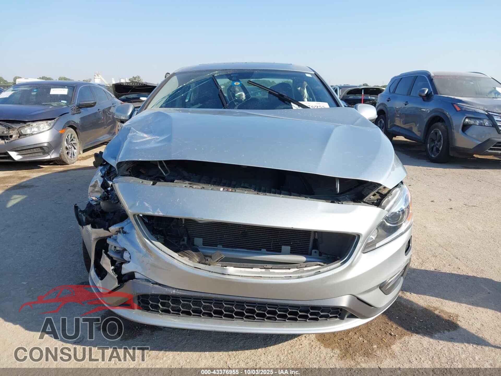 VOLVO S60 2017 - YV126MFL9H2425498