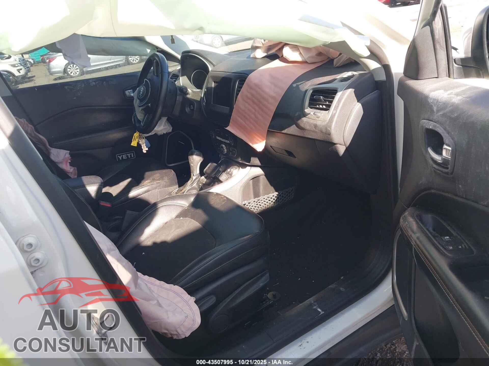 JEEP COMPASS 2018 - 3C4NJDBB7JT262384