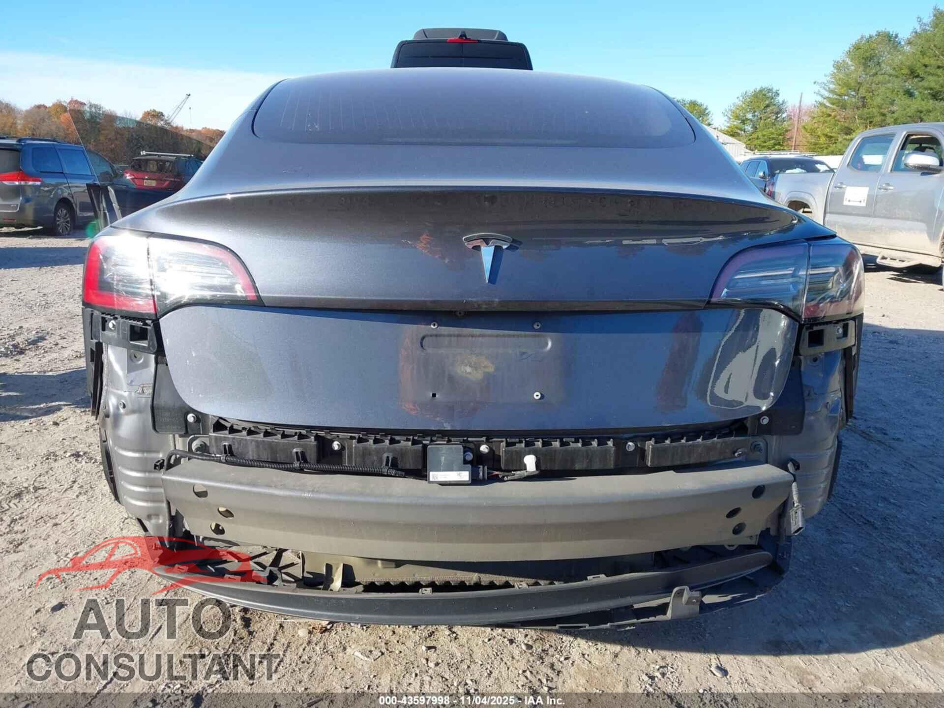 TESLA MODEL 3 2018 - 5YJ3E1EA7JF042433