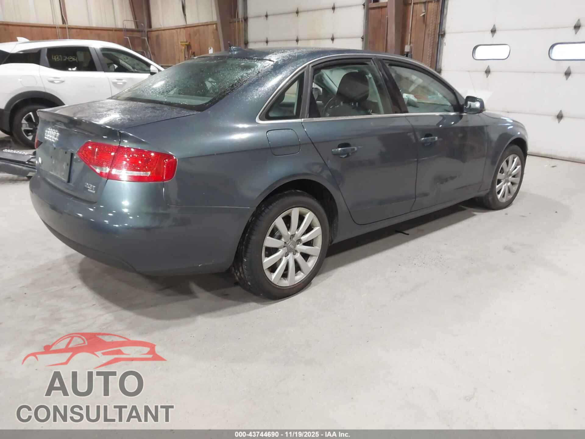 AUDI A4 2011 - WAUFFAFL8BN035873
