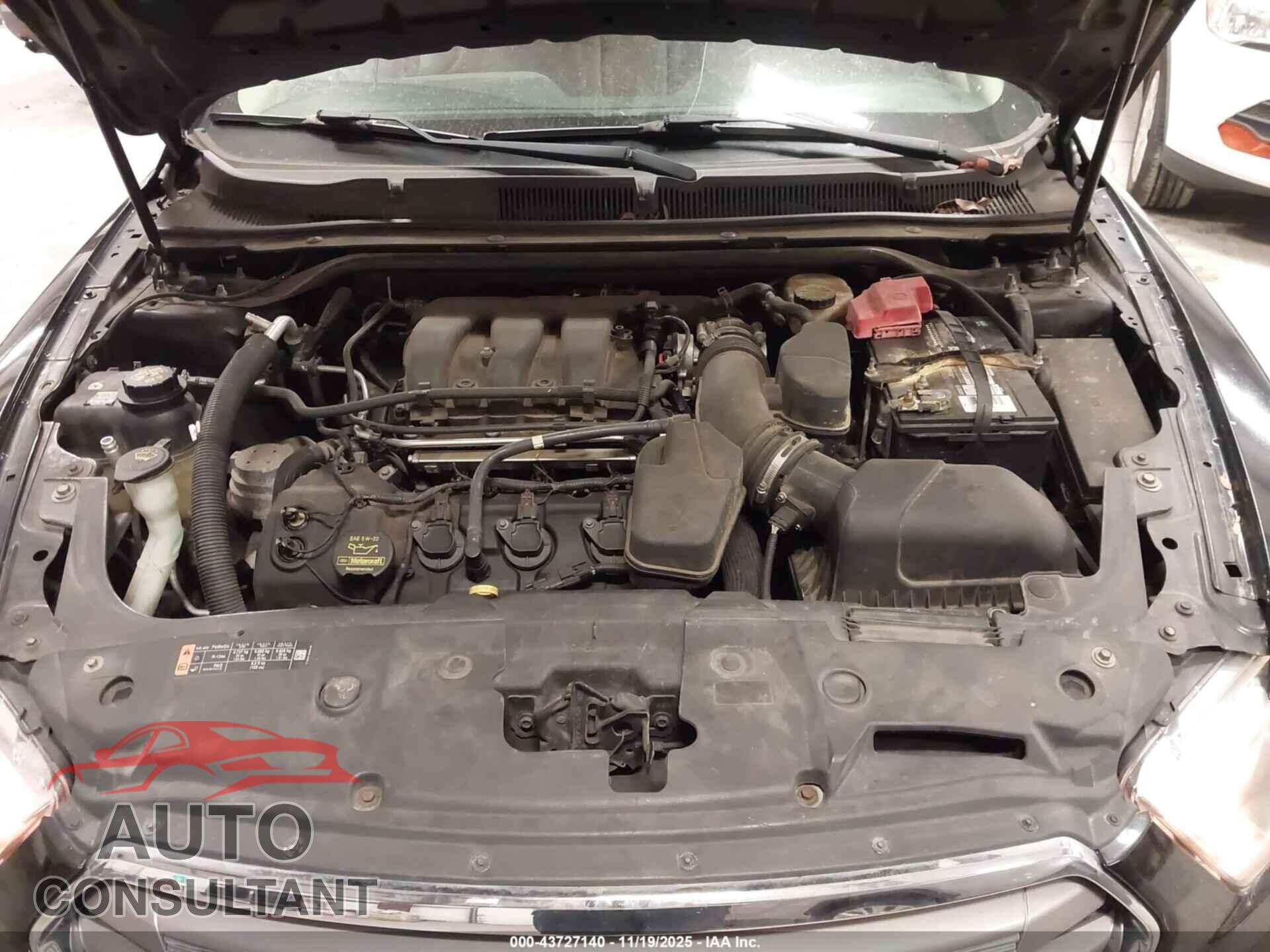FORD TAURUS 2013 - 1FAHP2D8XDG172565