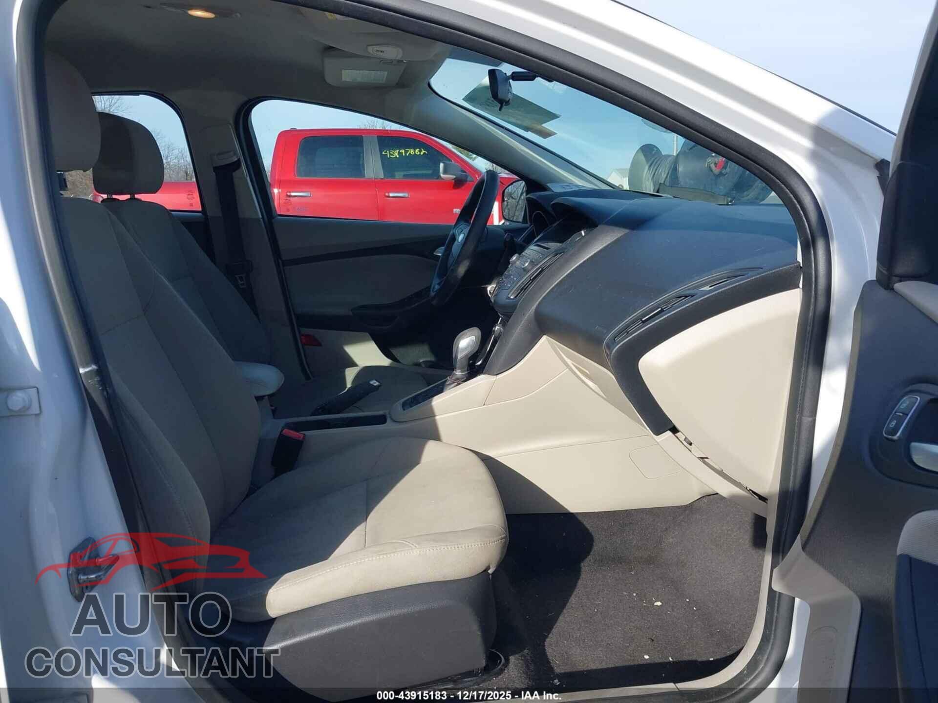 FORD FOCUS 2017 - 1FADP3K21HL280167