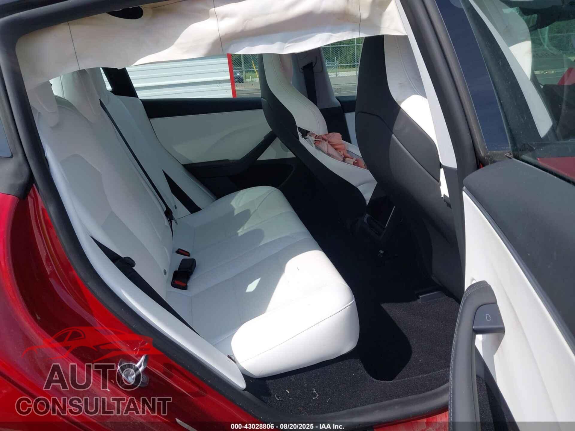 TESLA MODEL 3 2024 - 5YJ3E1ET8RF869208
