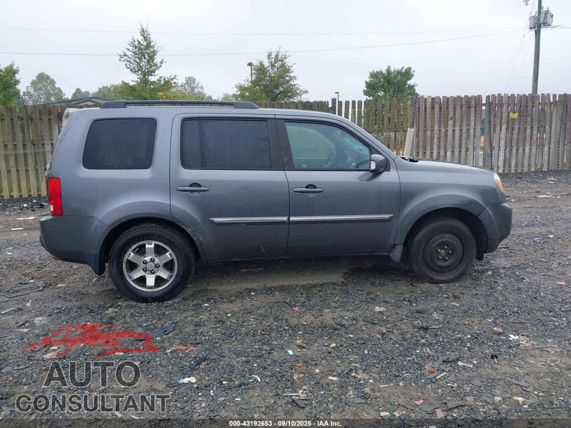 HONDA PILOT 2011 - 5FNYF4H92BB035672