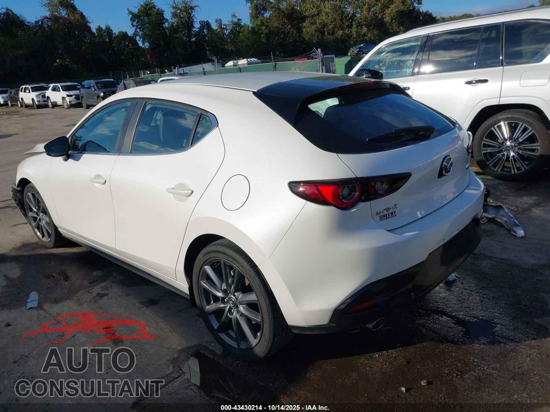 MAZDA MAZDA3 2023 - JM1BPAKM1P1614134