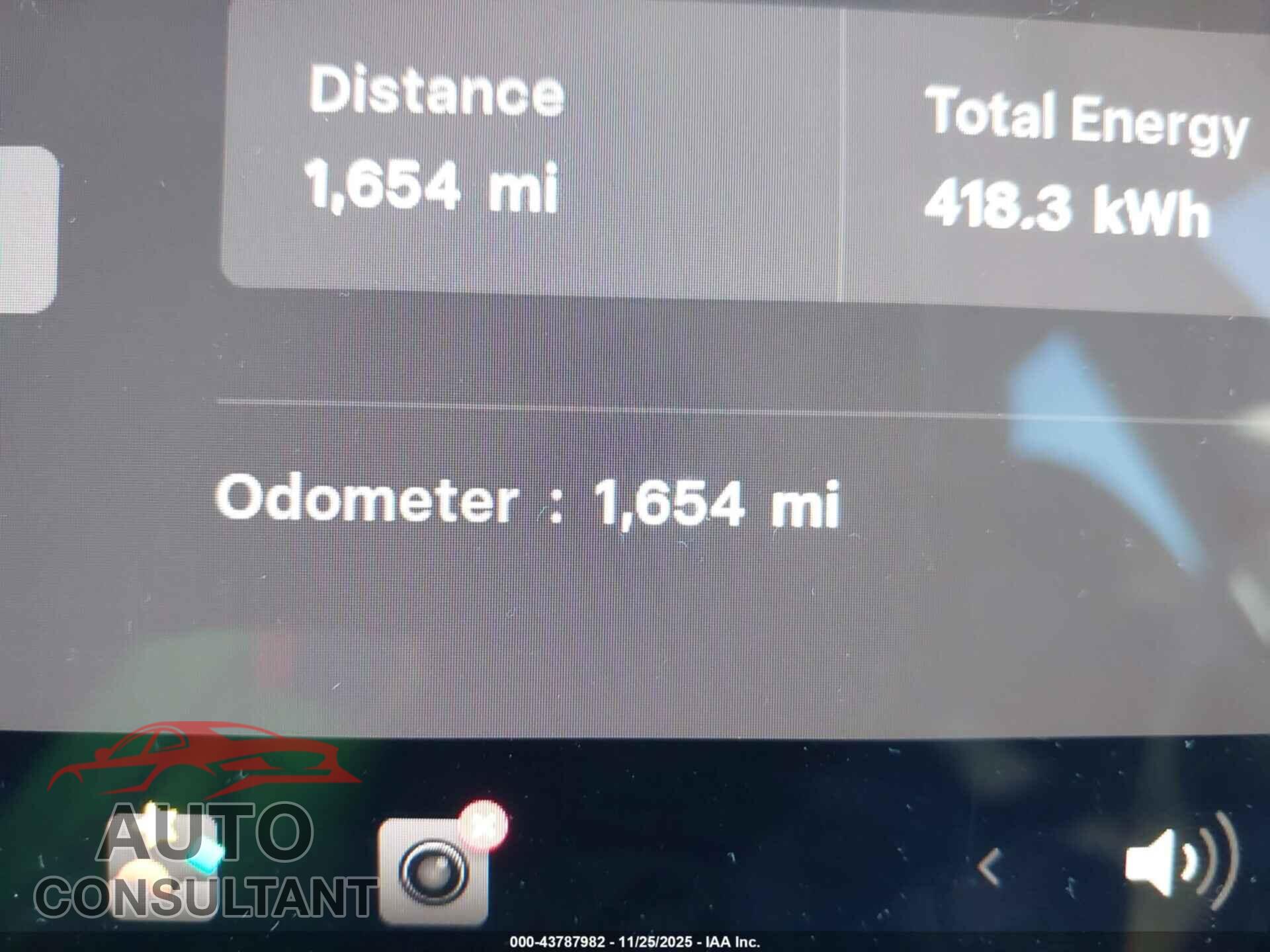TESLA MODEL 3 2025 - 5YJ3E1EA2SF072537