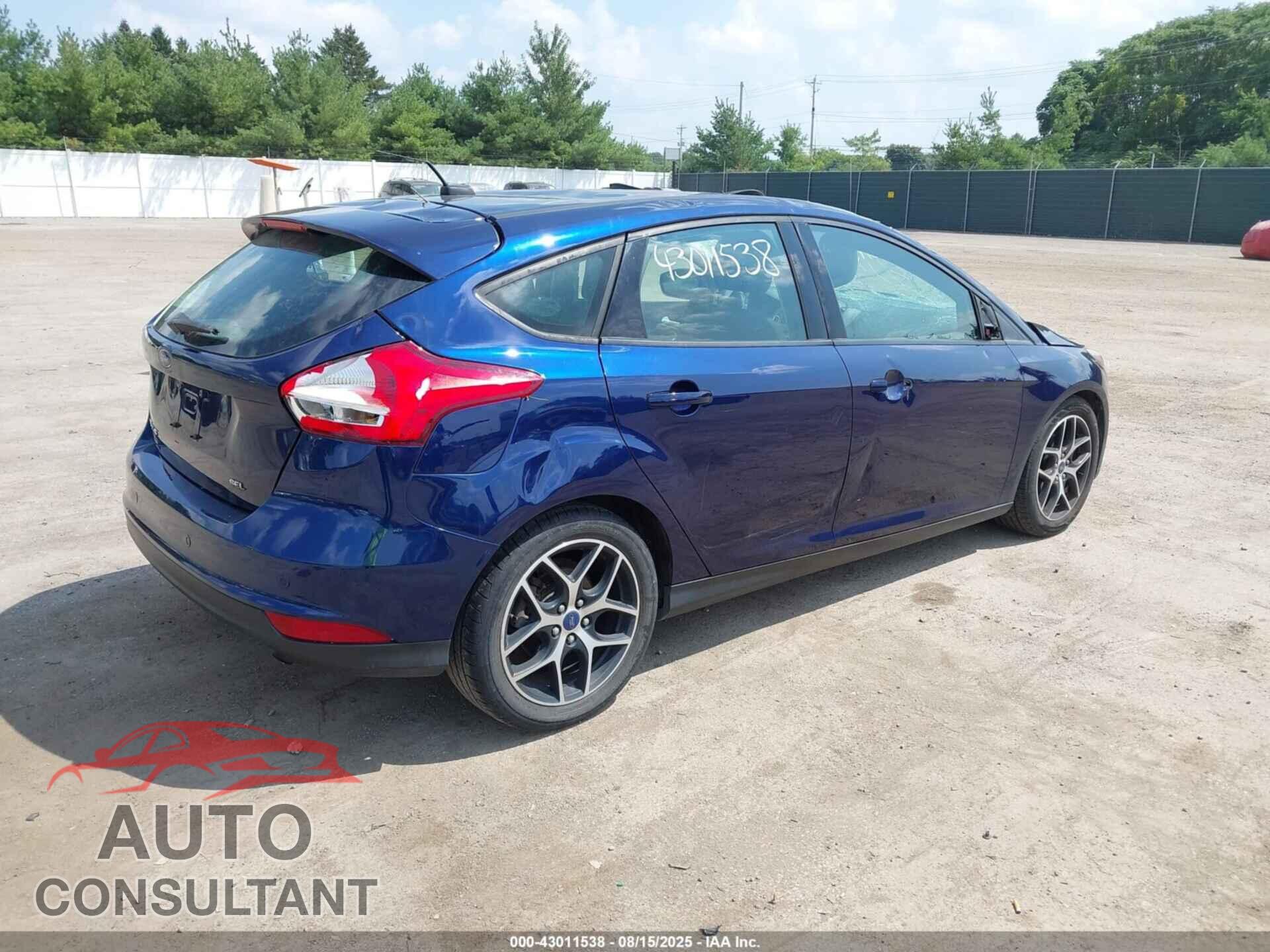 FORD FOCUS 2017 - 1FADP3M24HL244082