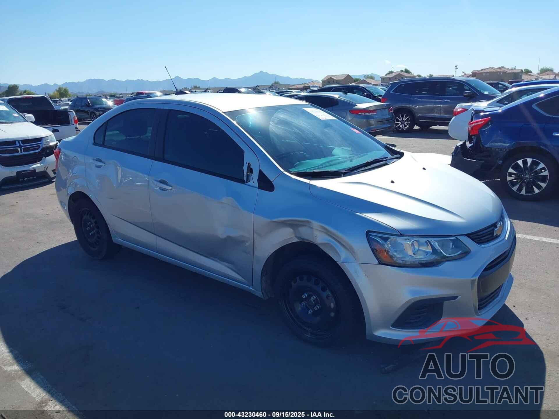 CHEVROLET SONIC 2018 - 1G1JB5SH9J4136032
