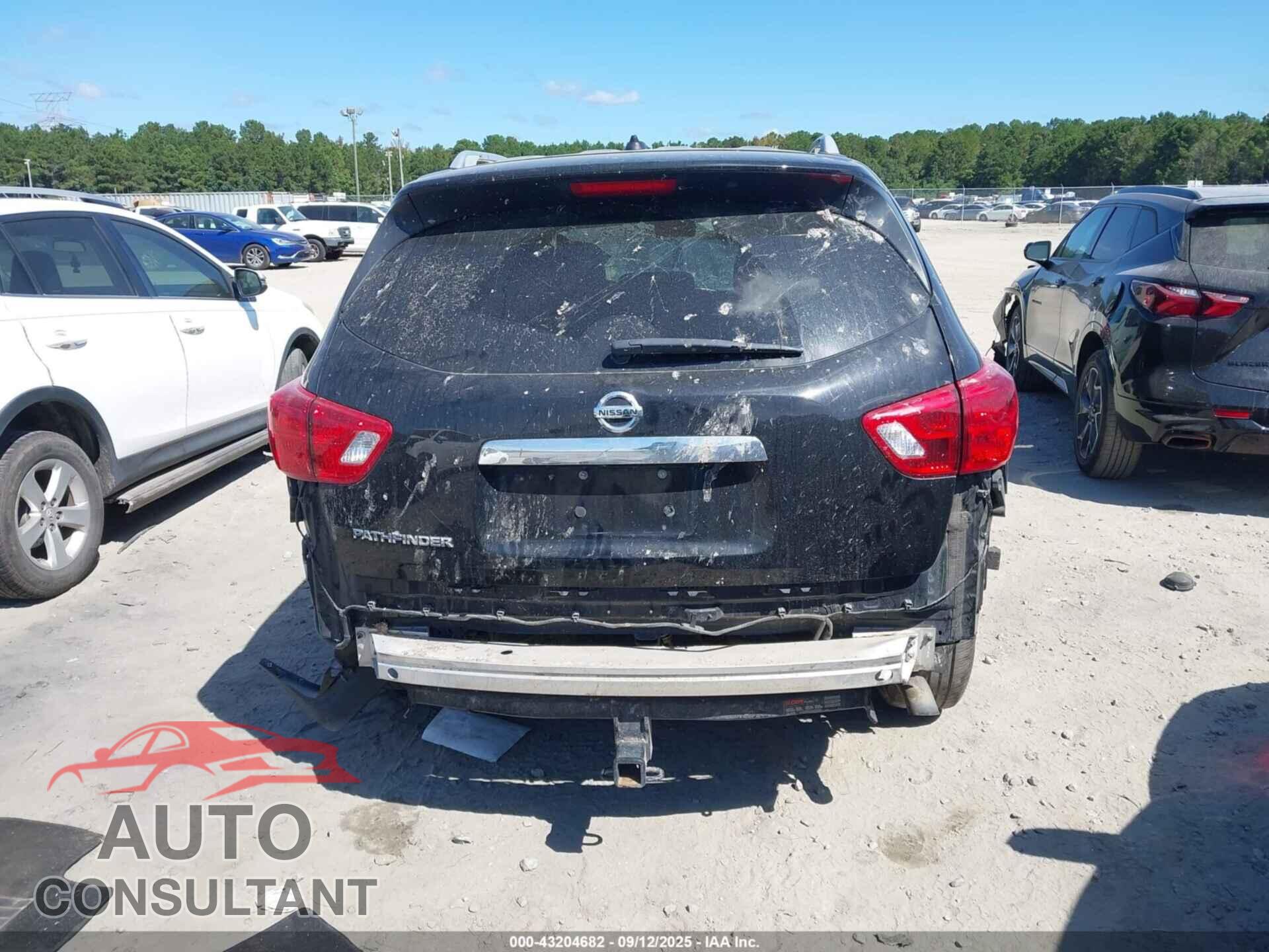 NISSAN PATHFINDER 2018 - 5N1DR2MN7JC662145