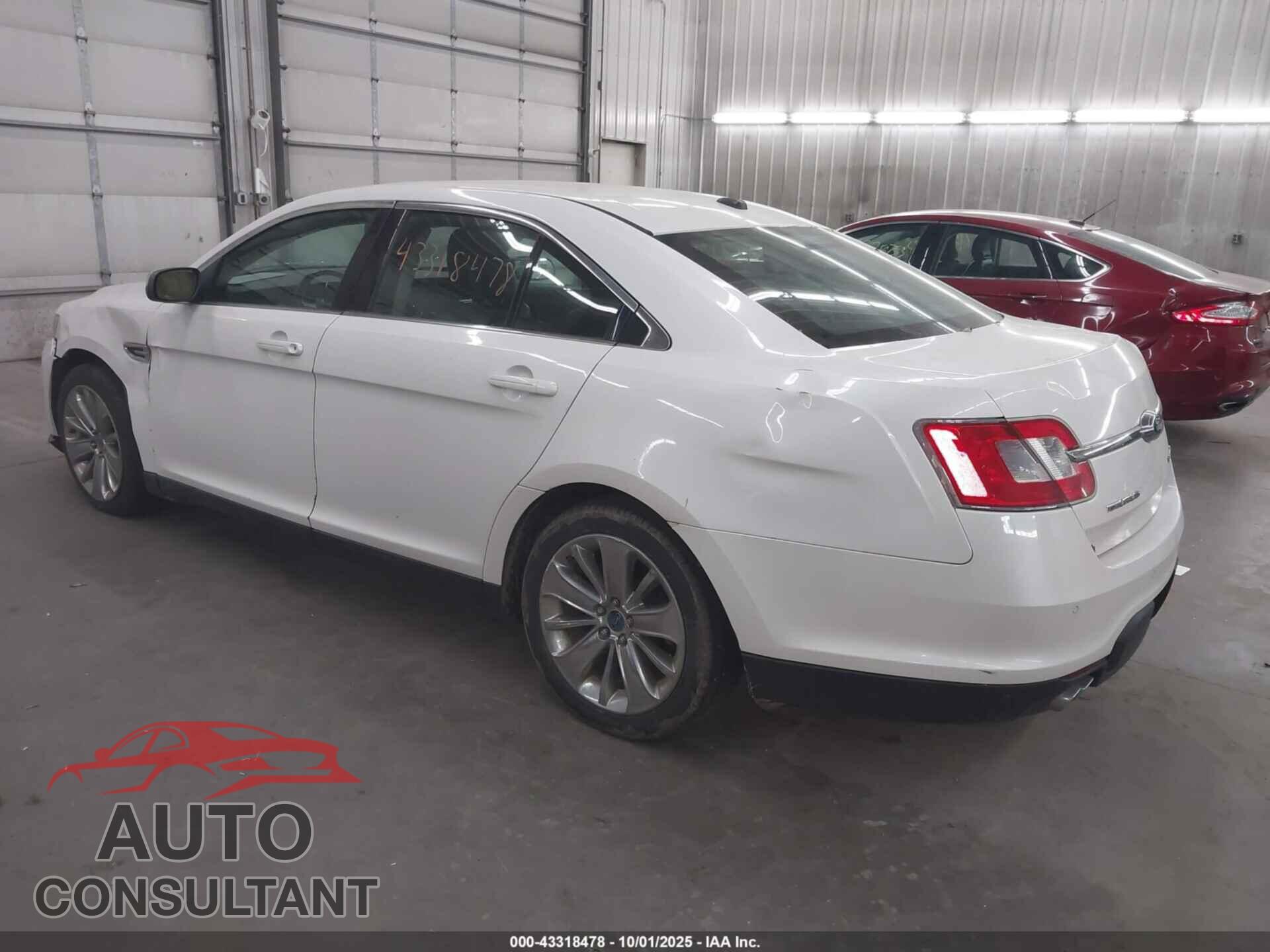 FORD TAURUS 2011 - 1FAHP2FW4BG120180