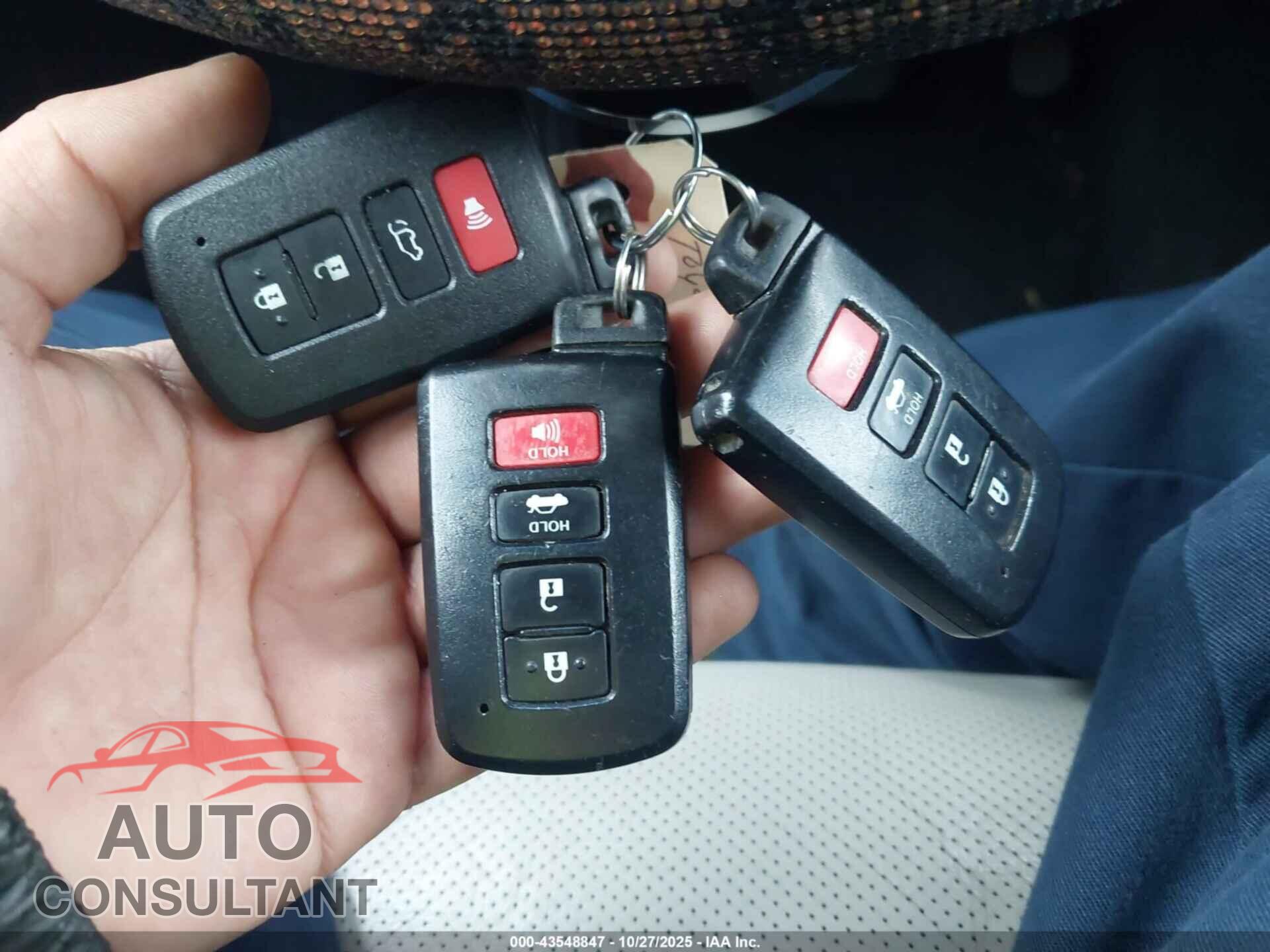 TOYOTA AVALON 2013 - 4T1BK1EB8DU074764
