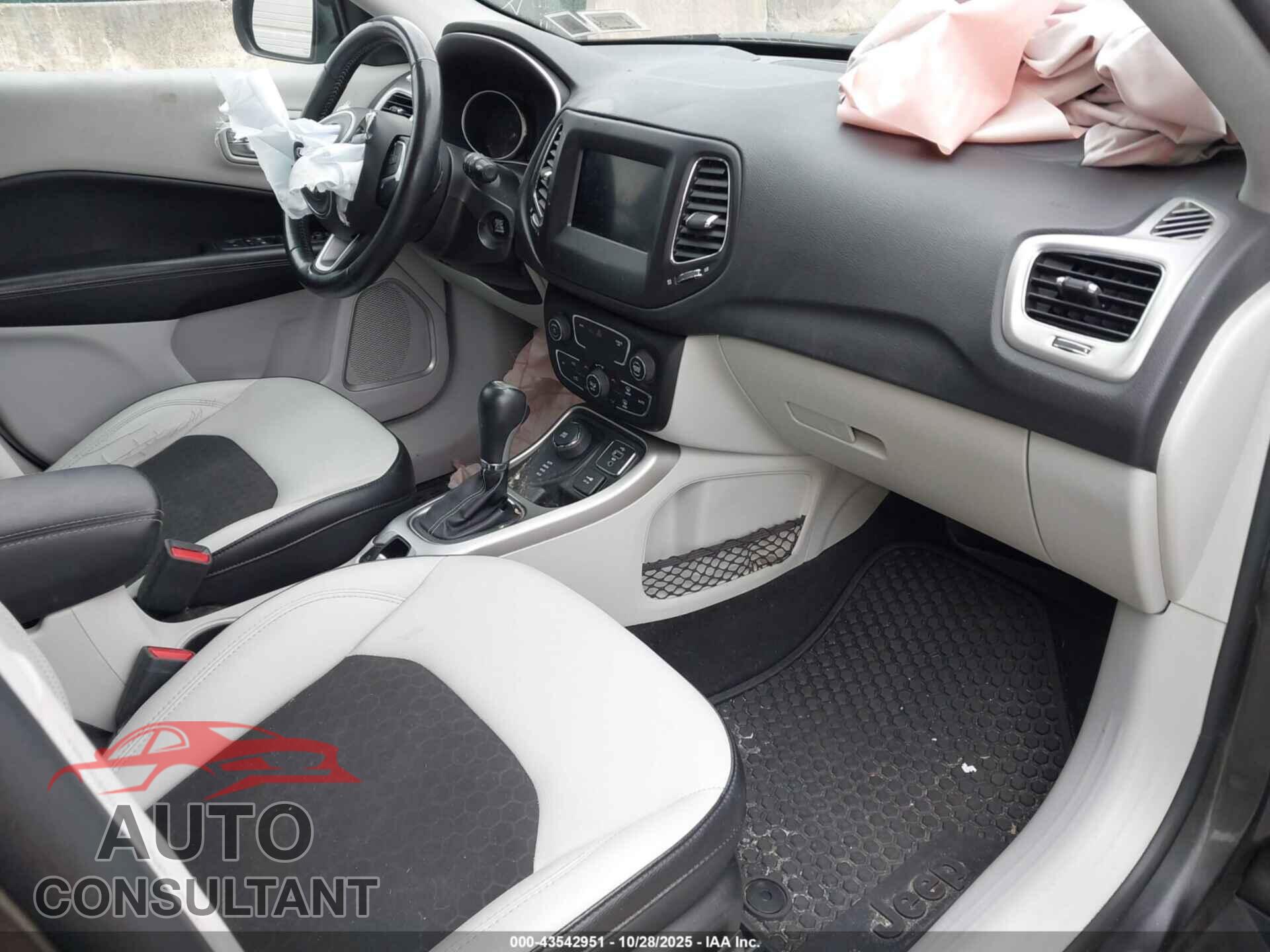JEEP COMPASS 2018 - 3C4NJDBB2JT343146