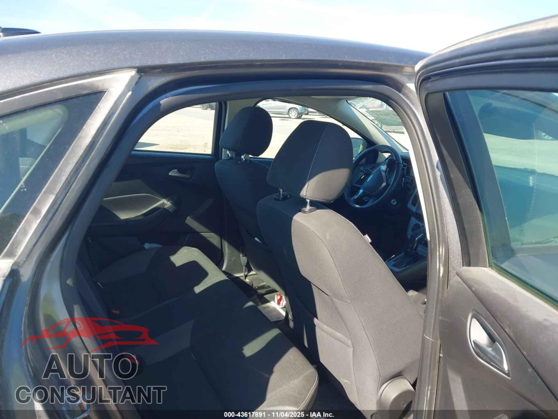 FORD FOCUS 2014 - 1FADP3F27EL278042