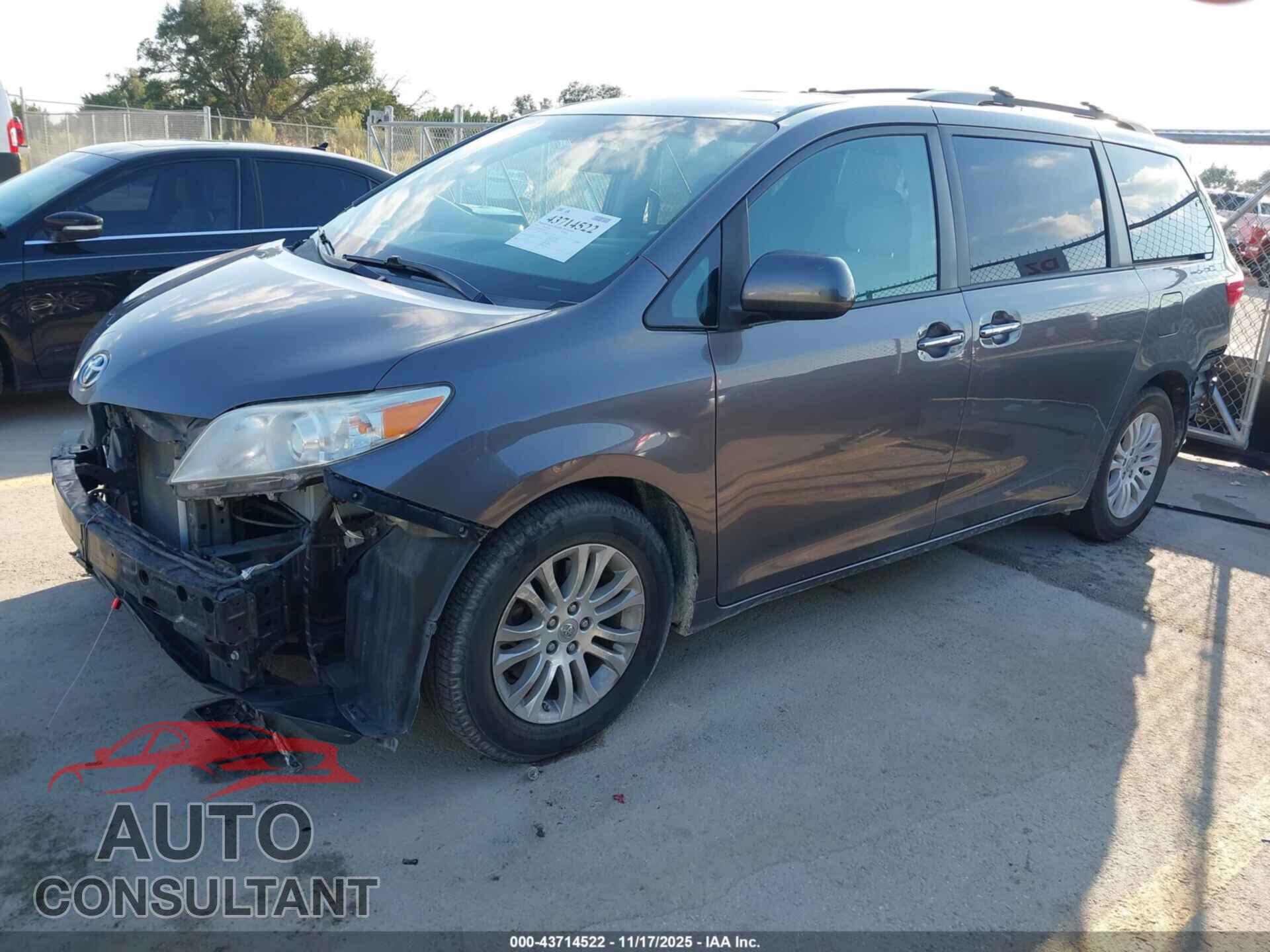TOYOTA SIENNA 2016 - 5TDYK3DC5GS743215
