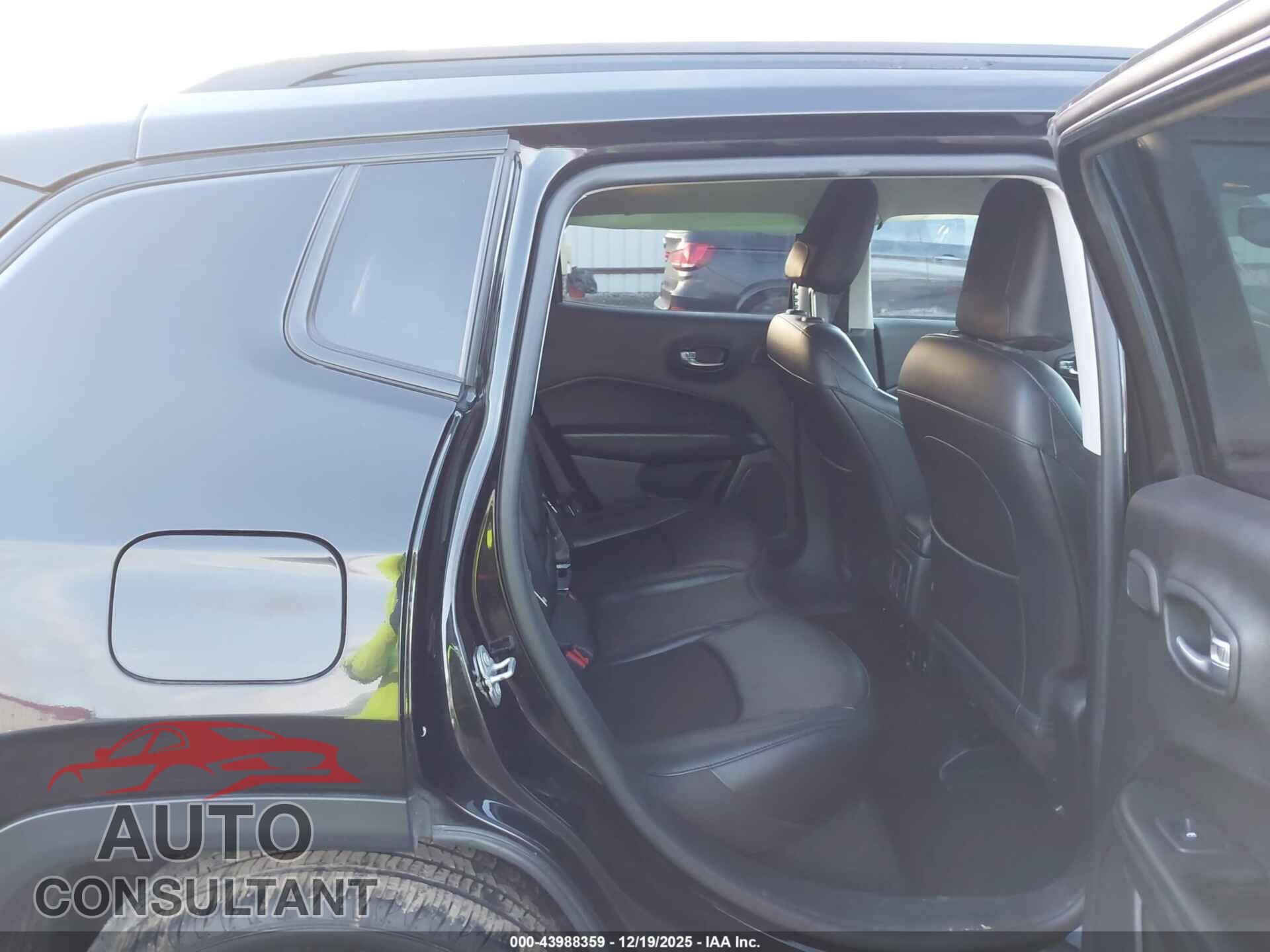JEEP COMPASS 2021 - 3C4NJDBB5MT584591