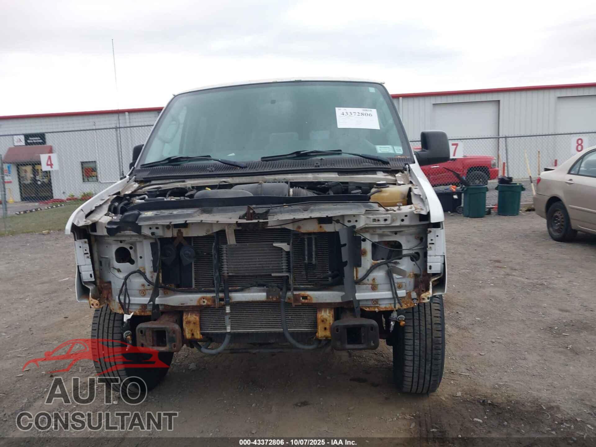 FORD E-350 SUPER DUTY 2011 - 1FBSS3BL5BDA60092