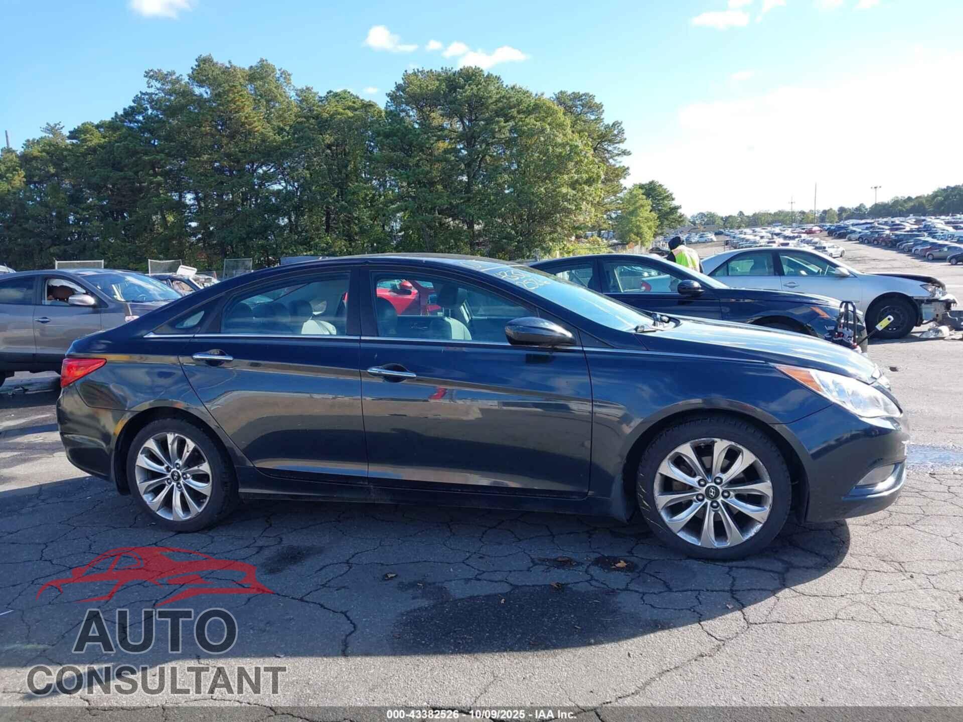 HYUNDAI SONATA 2011 - 5NPEC4AC0BH067443