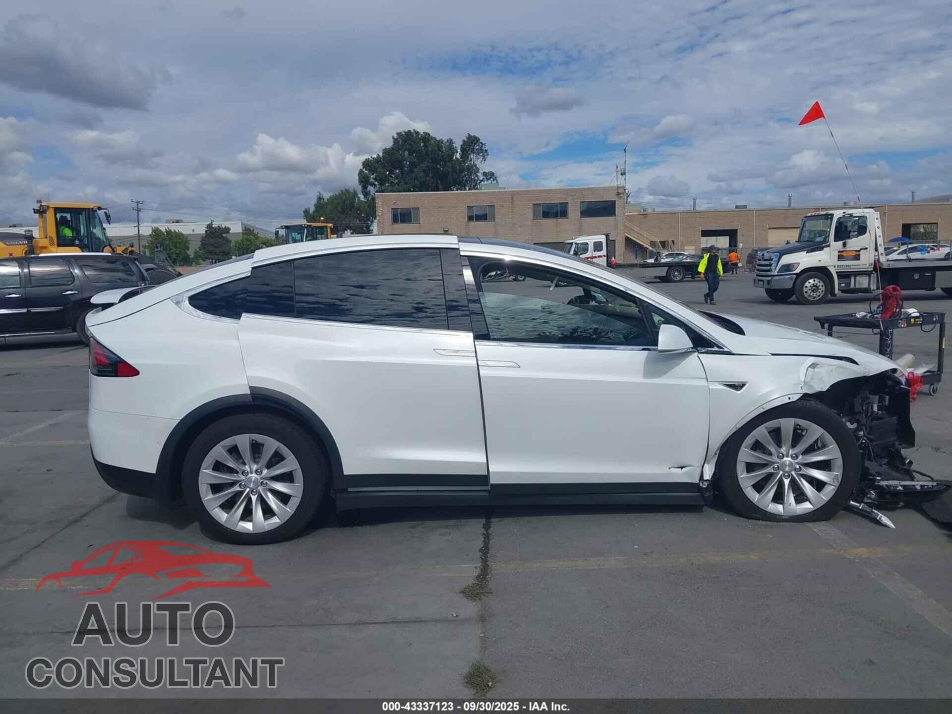 TESLA MODEL X 2016 - 5YJXCBE29GF016849