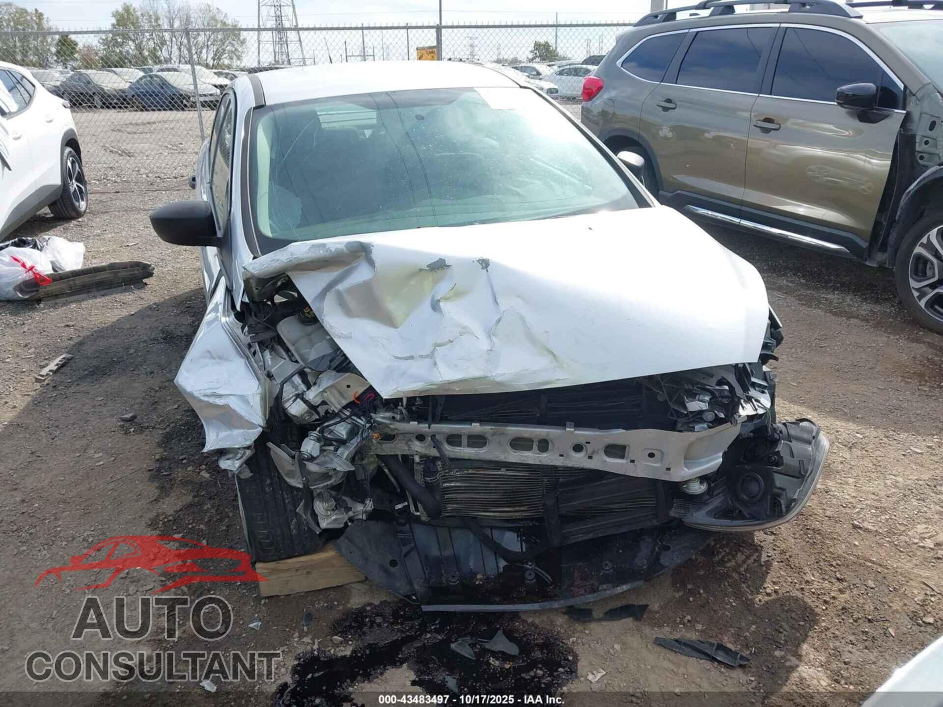 FORD FOCUS 2017 - 1FADP3E23HL253354