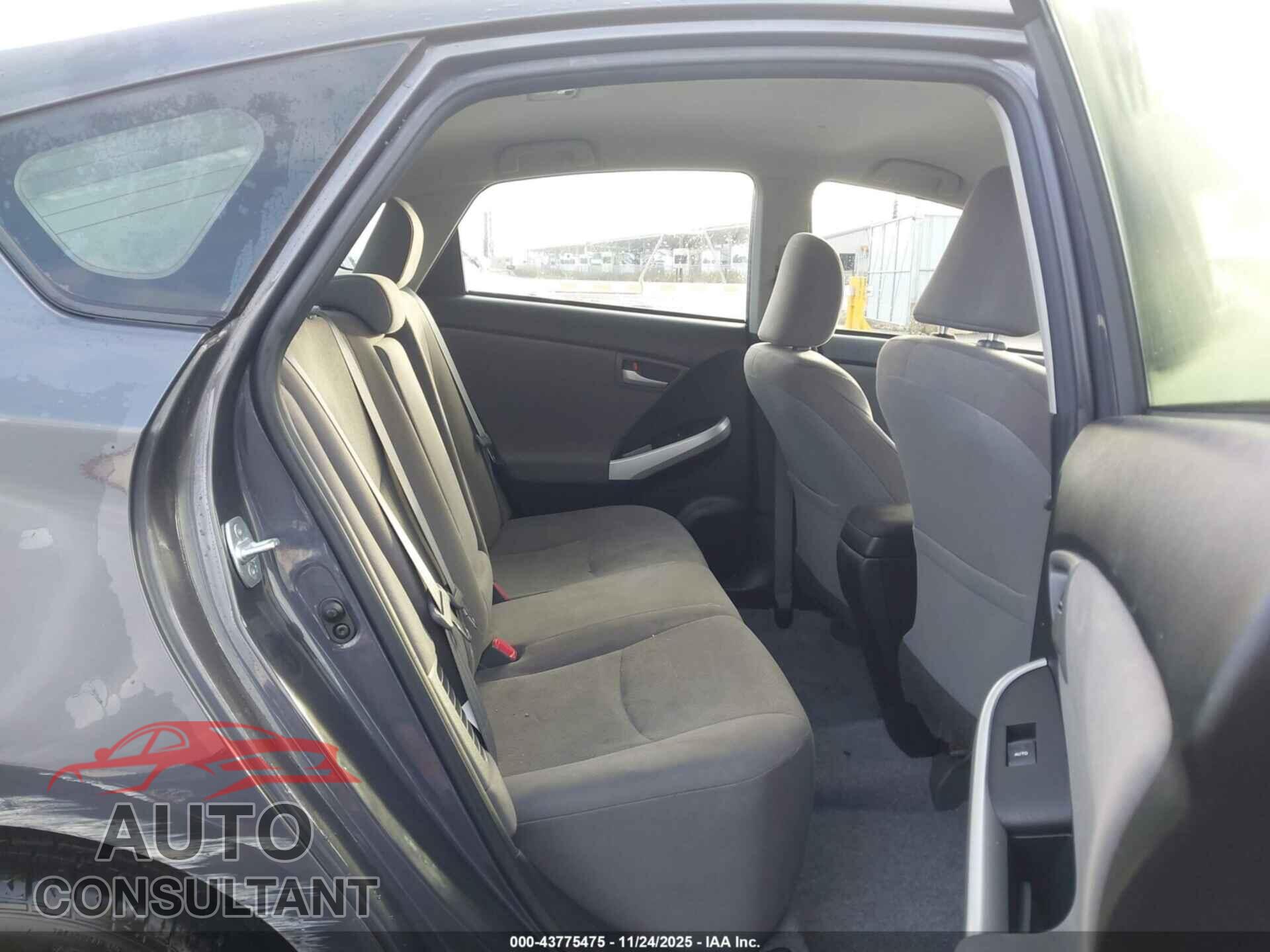 TOYOTA PRIUS 2015 - JTDKN3DU1F1908419