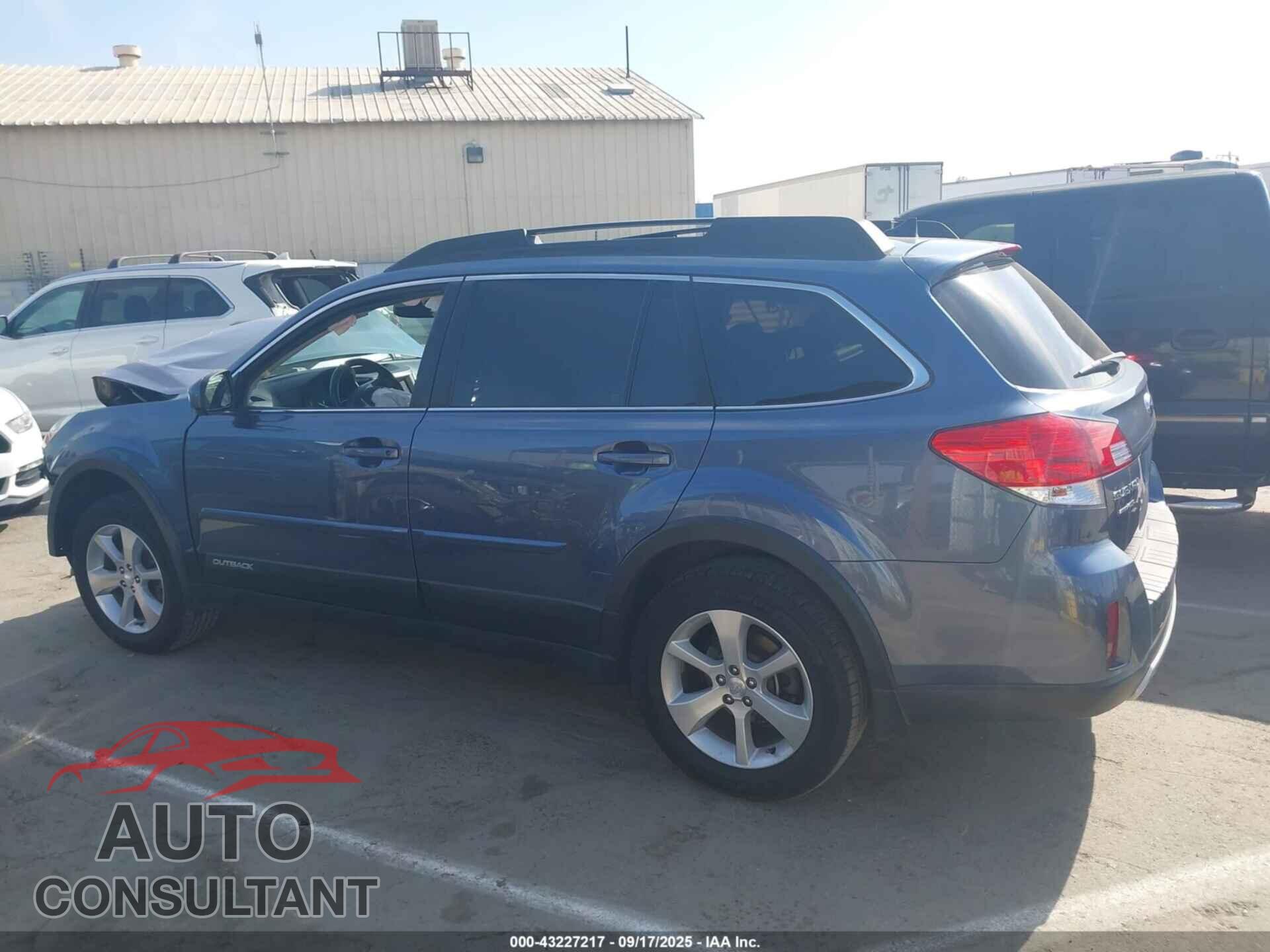 SUBARU OUTBACK 2013 - 4S4BRBPC9D3272671
