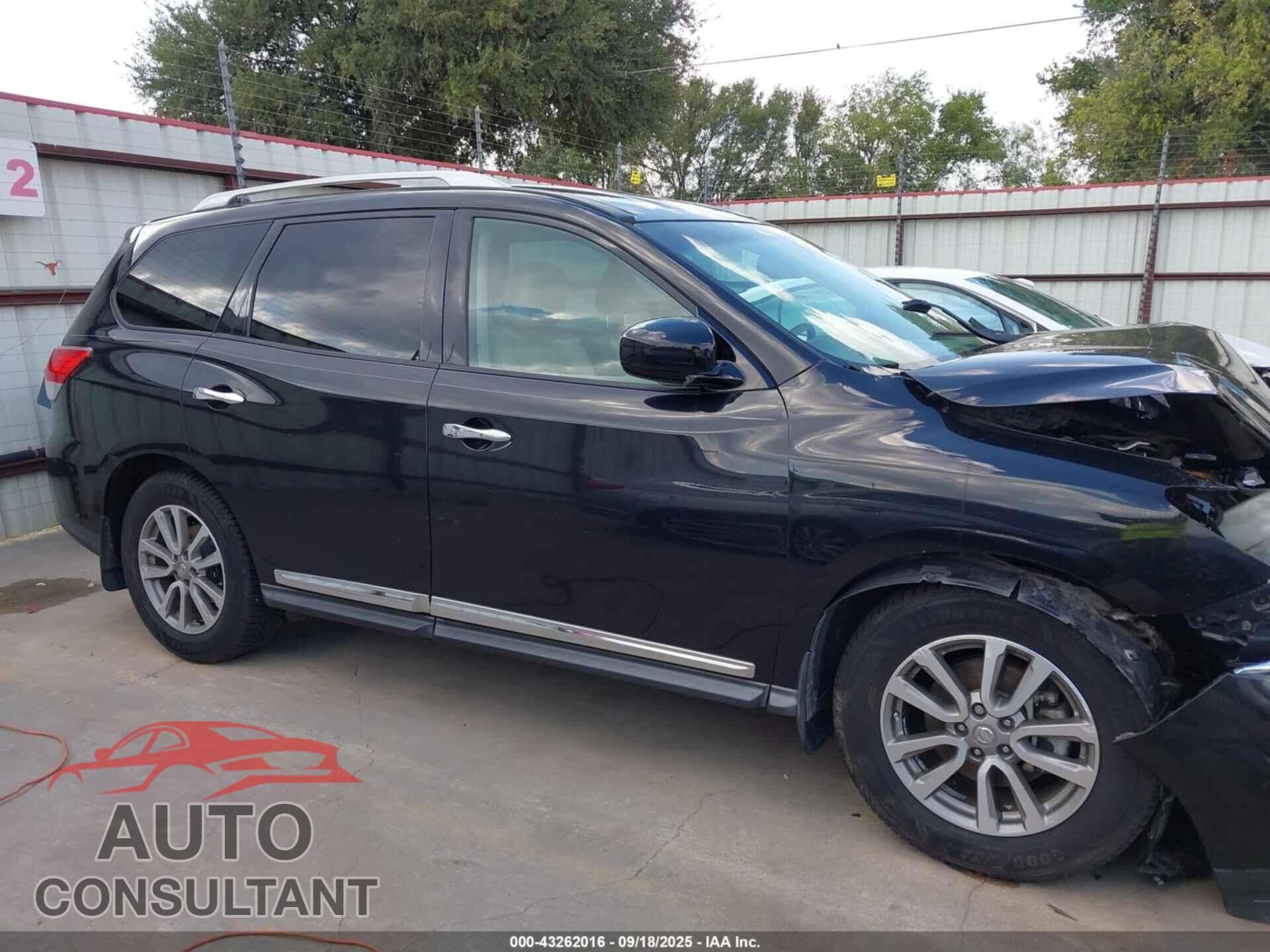 NISSAN PATHFINDER 2015 - 5N1AR2MN2FC659731