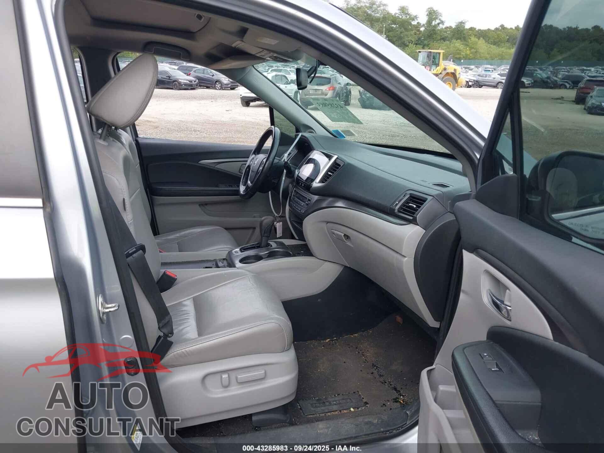 HONDA PILOT 2016 - 5FNYF6H79GB085938