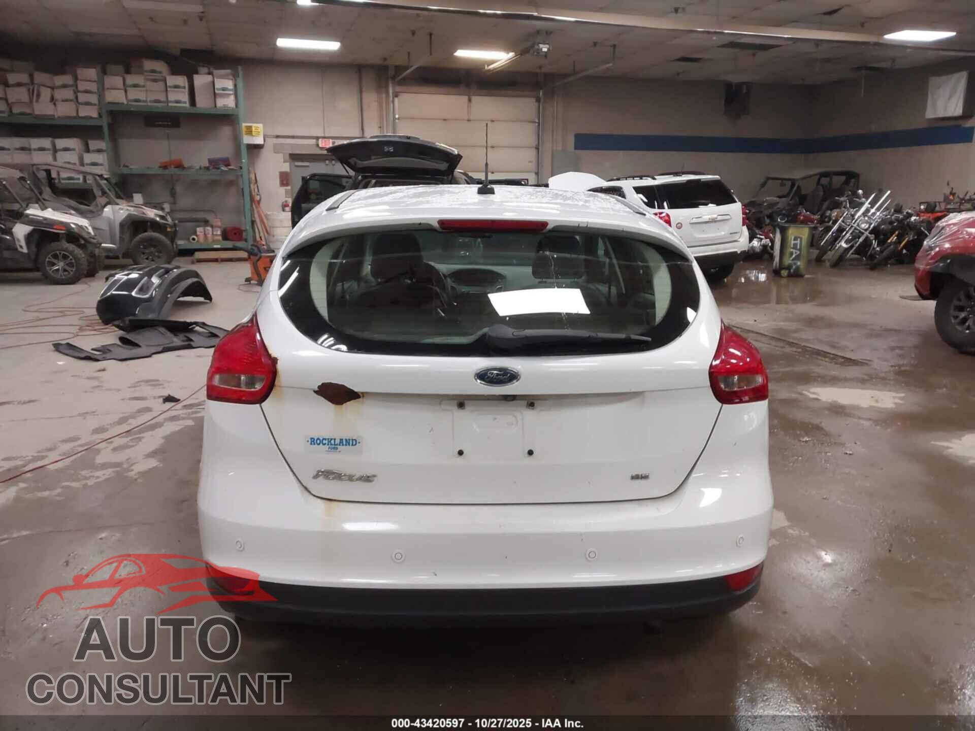 FORD FOCUS 2016 - 1FADP3K25GL367441